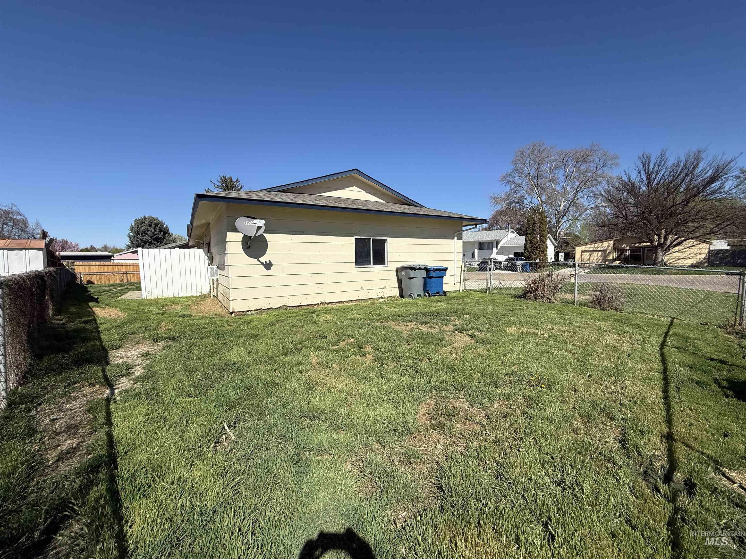 1203 Sweetwood Cir, Nampa, Idaho 83651, 3 Bedrooms, 1 Bathroom, Residential For Sale, Price $315,000, 98980788