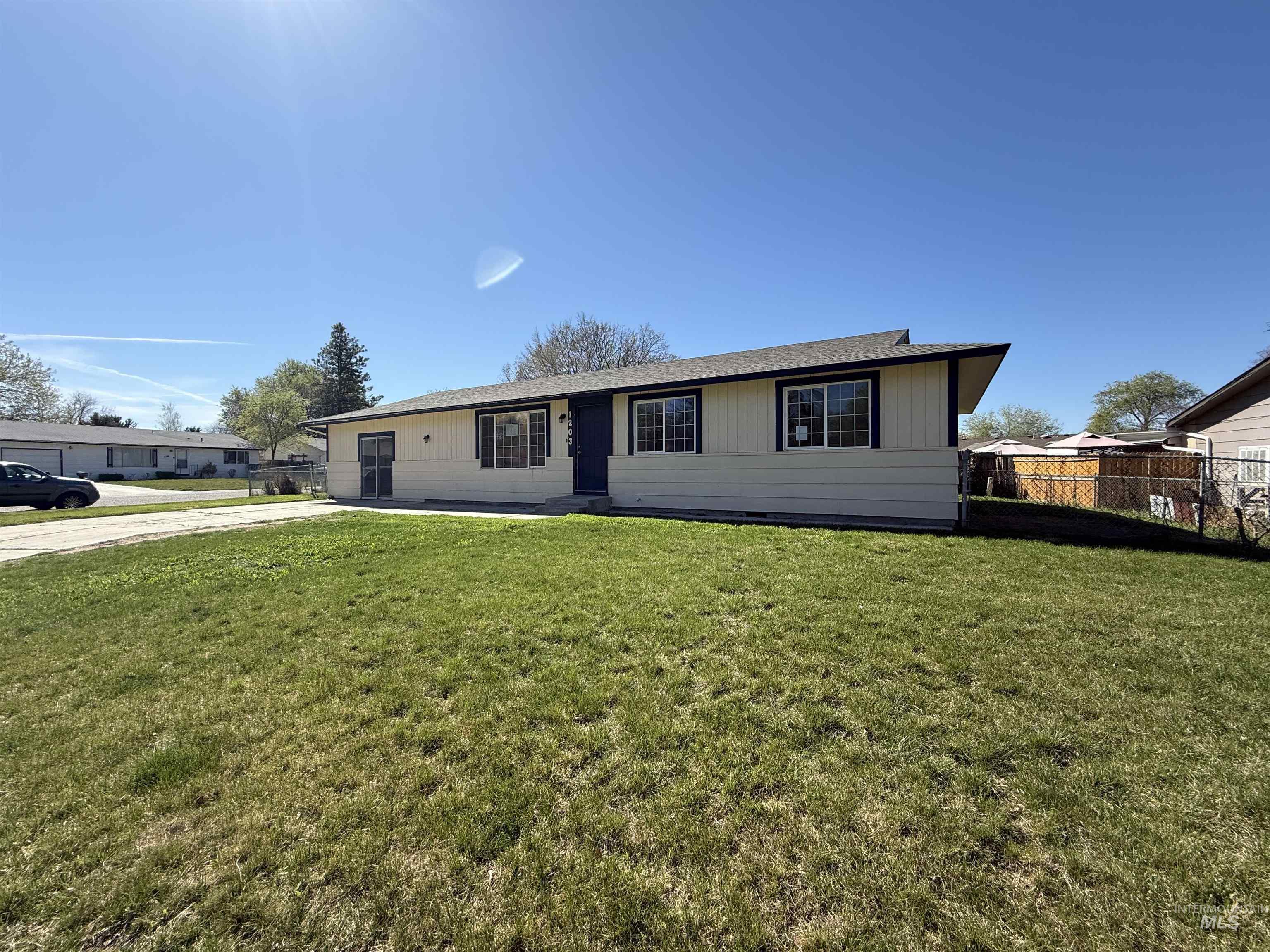 1203 Sweetwood Cir, Nampa, Idaho 83651, 3 Bedrooms, 1 Bathroom, Residential For Sale, Price $315,000, 98980788