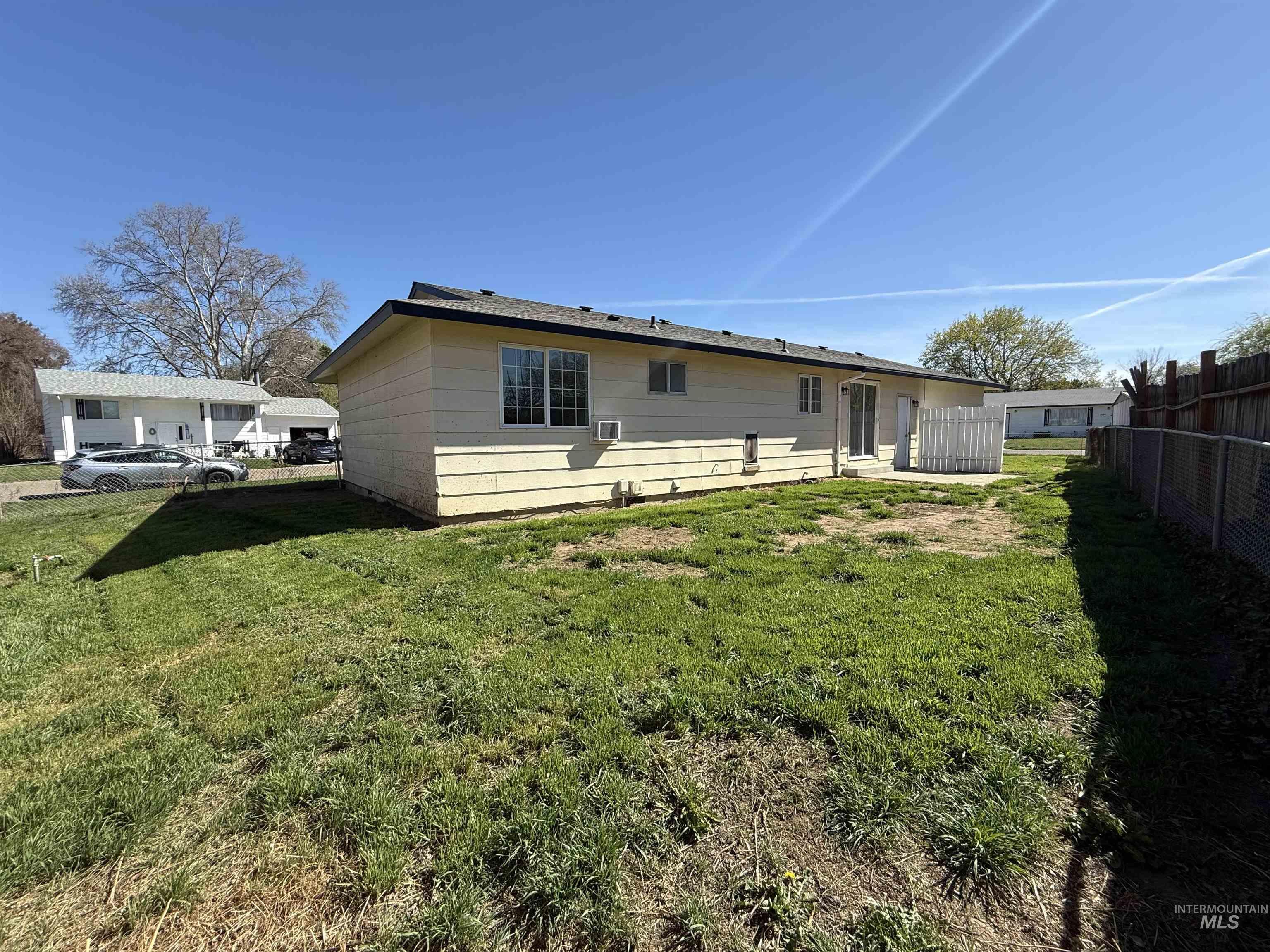 1203 Sweetwood Cir, Nampa, Idaho 83651, 3 Bedrooms, 1 Bathroom, Residential For Sale, Price $315,000, 98980788