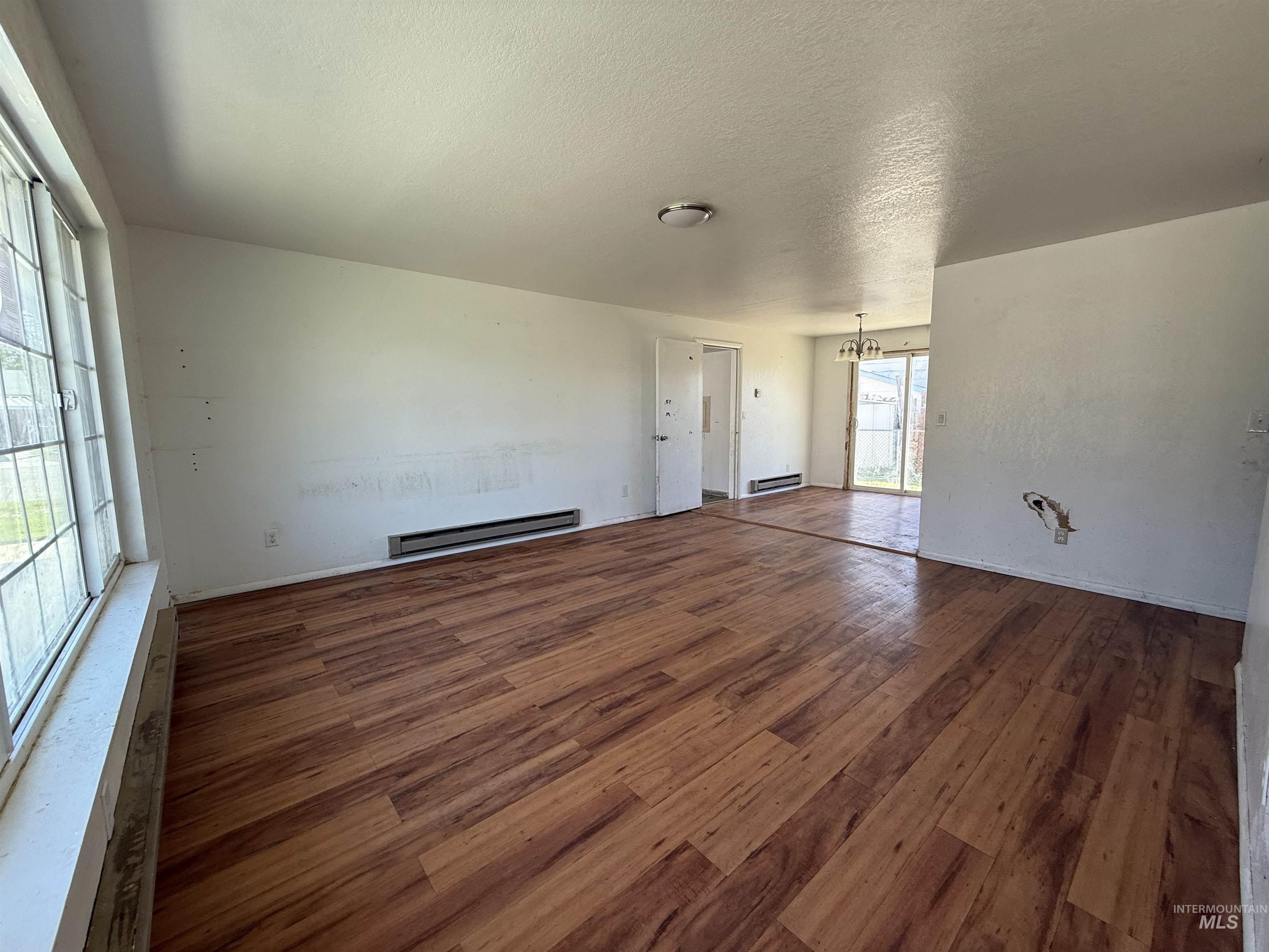 1203 Sweetwood Cir, Nampa, Idaho 83651, 3 Bedrooms, 1 Bathroom, Residential For Sale, Price $315,000, 98980788