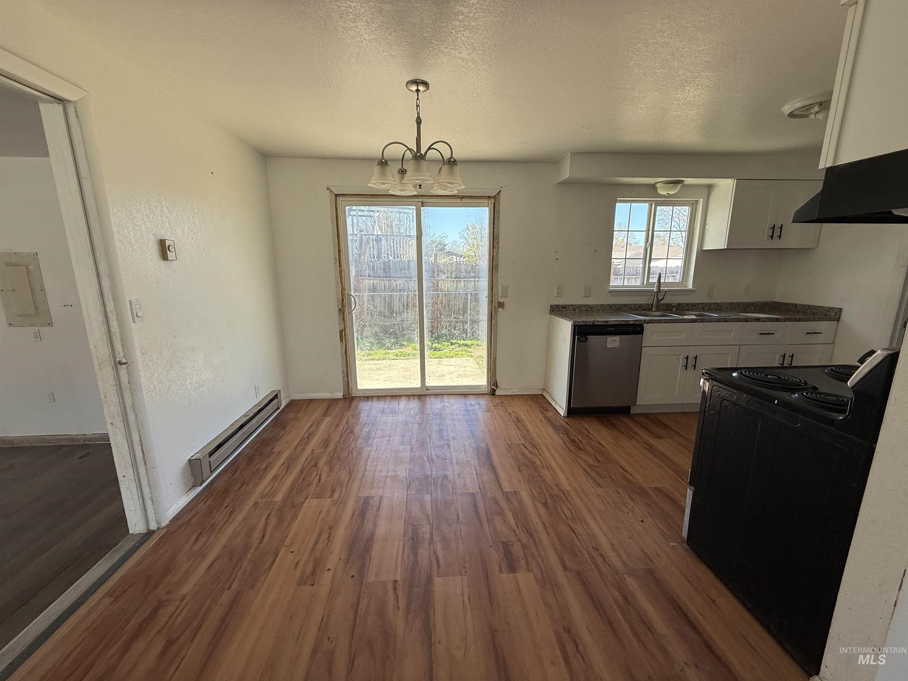 1203 Sweetwood Cir, Nampa, Idaho 83651, 3 Bedrooms, 1 Bathroom, Residential For Sale, Price $315,000, 98980788