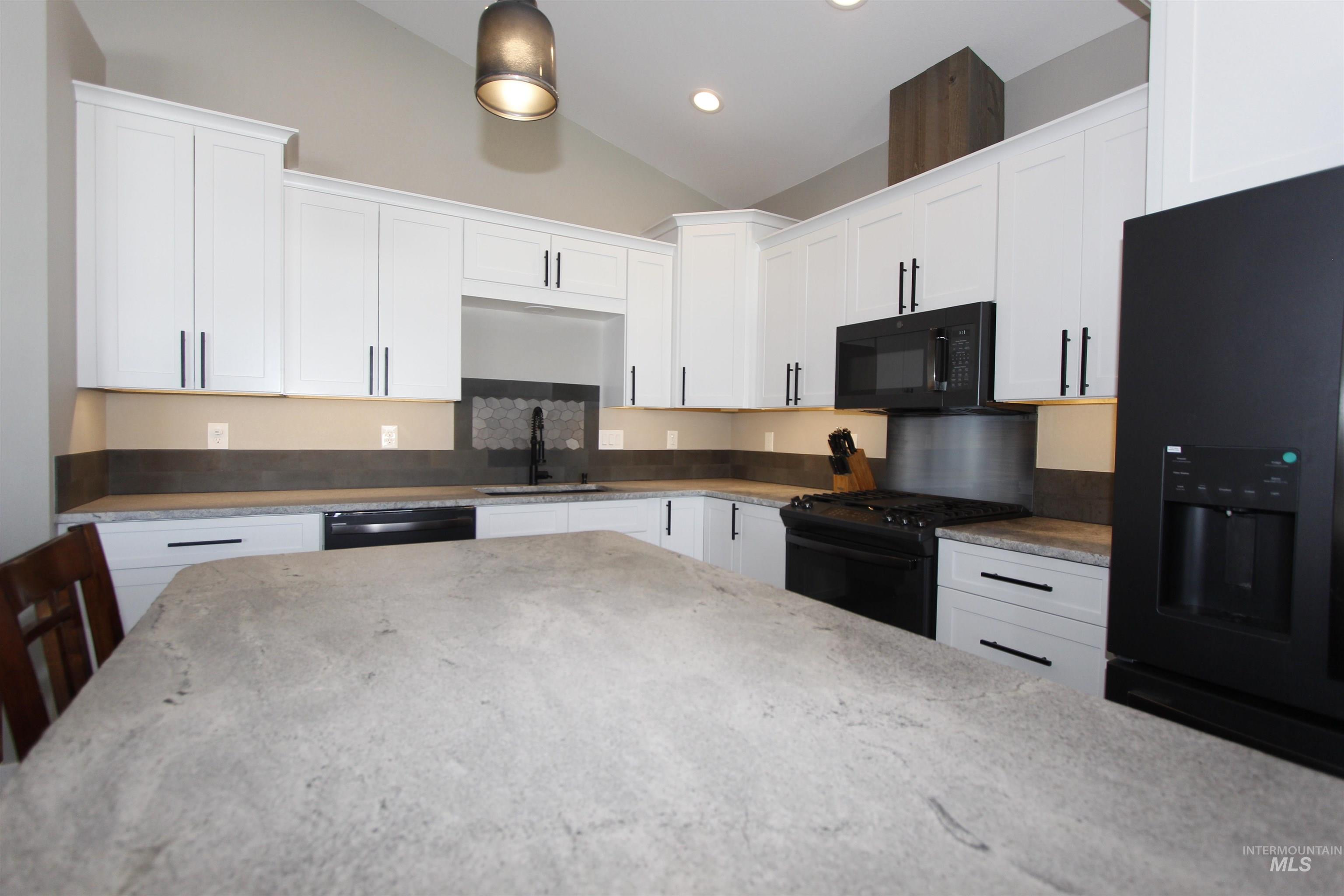 2013 Cedar Ave, Lewiston, Idaho 83501, 3 Bedrooms, 2 Bathrooms, Residential For Sale, Price $695,000, 98980789