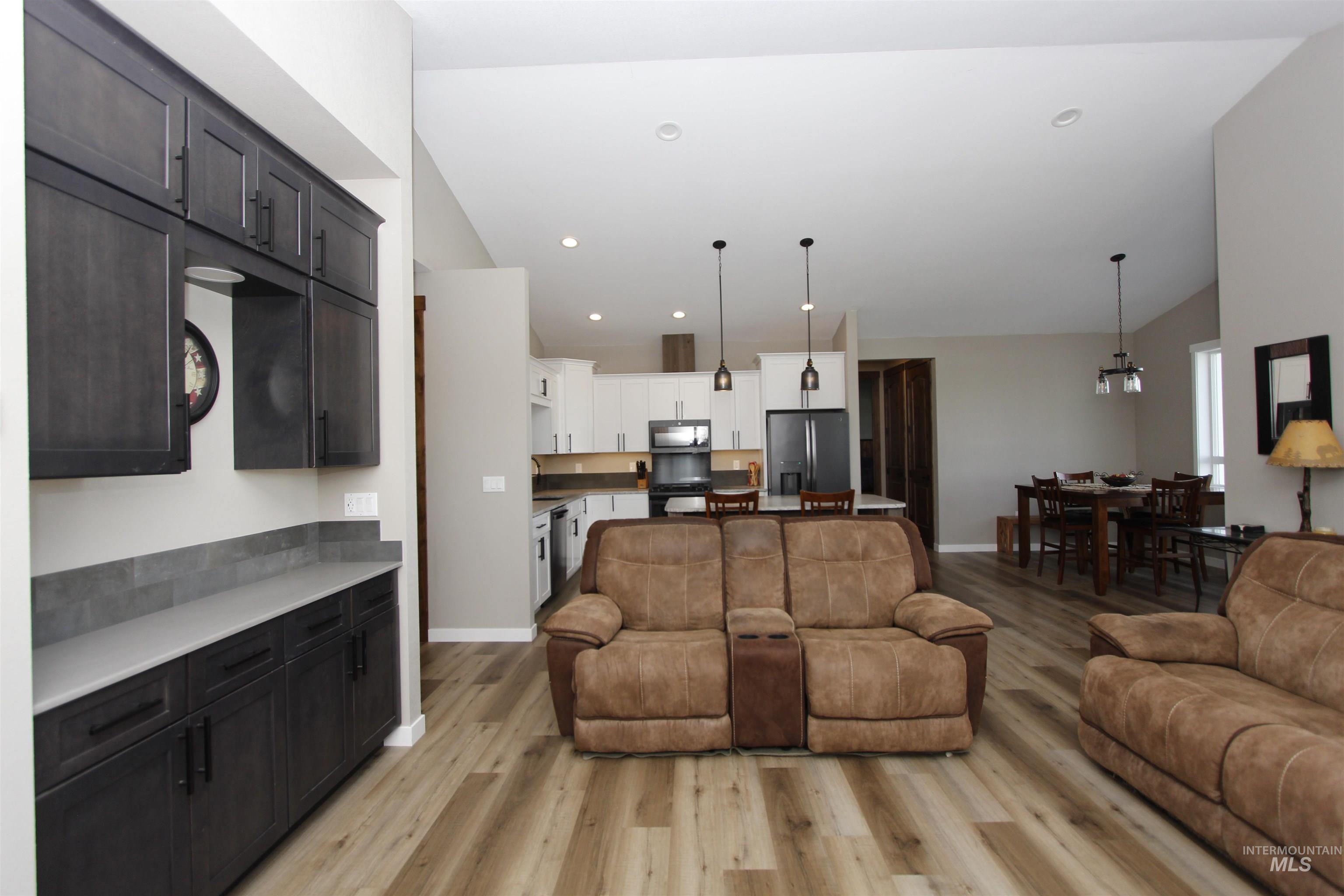 2013 Cedar Ave, Lewiston, Idaho 83501, 3 Bedrooms, 2 Bathrooms, Residential For Sale, Price $695,000, 98980789