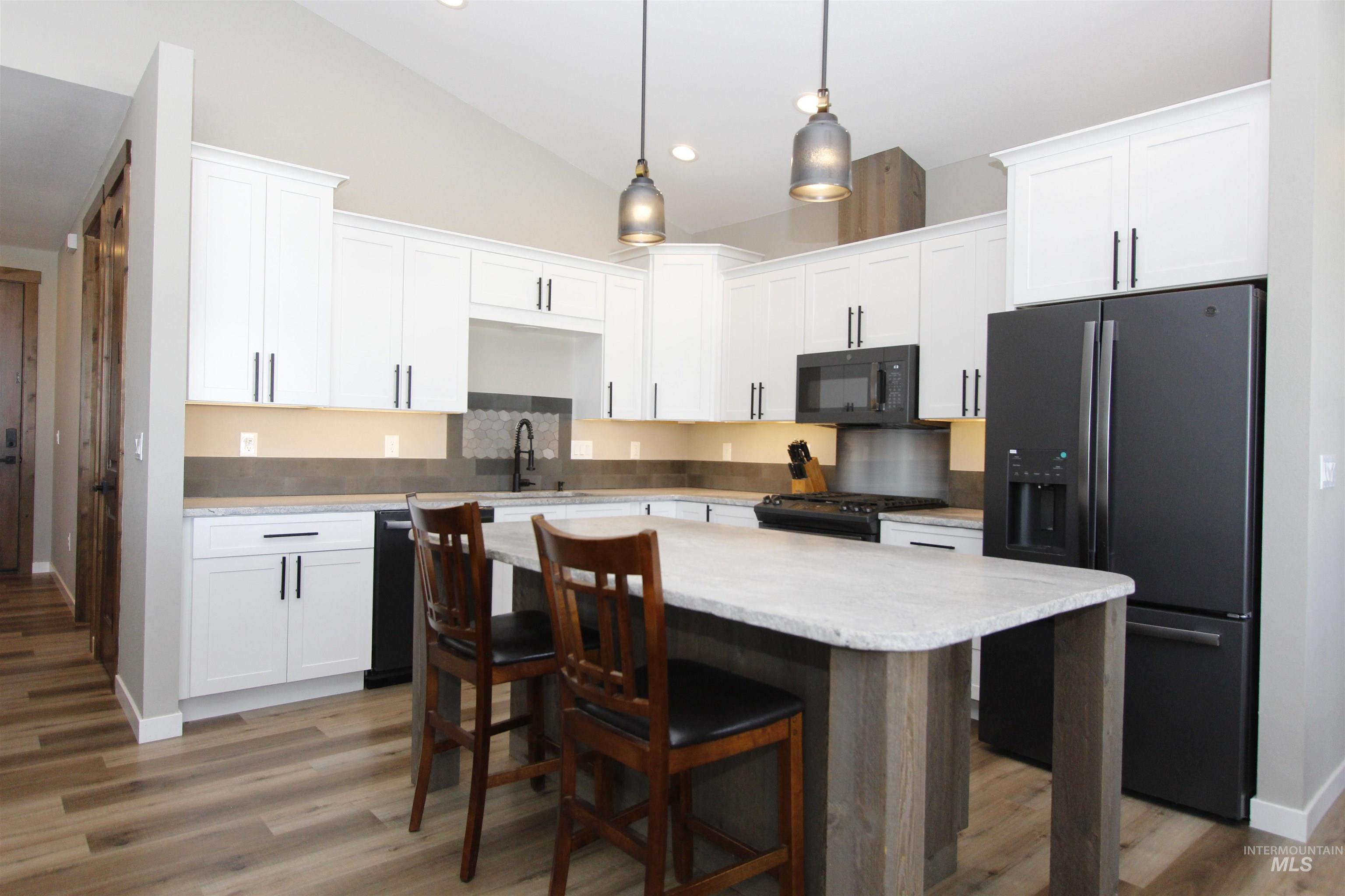 2013 Cedar Ave, Lewiston, Idaho 83501, 3 Bedrooms, 2 Bathrooms, Residential For Sale, Price $695,000, 98980789