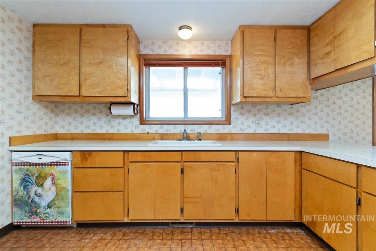 2439 Julie Ave, Emmett, Idaho 83617-9562, 4 Bedrooms, 3 Bathrooms, Residential For Sale, Price $879,900, 98980790