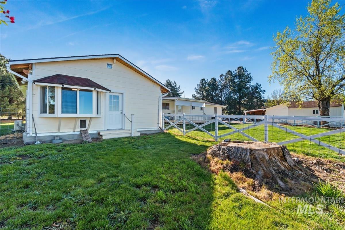 2439 Julie Ave, Emmett, Idaho 83617-9562, 4 Bedrooms, 3 Bathrooms, Residential For Sale, Price $879,900, 98980790