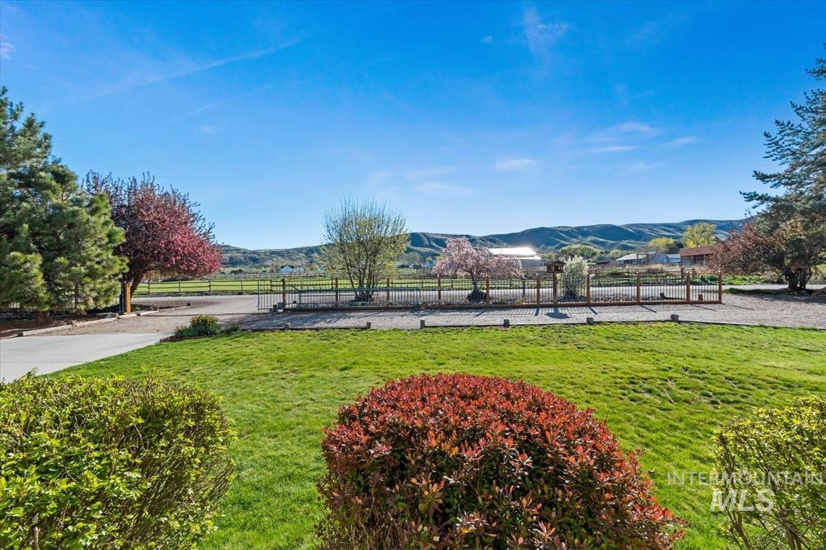 2439 Julie Ave, Emmett, Idaho 83617-9562, 4 Bedrooms, 3 Bathrooms, Residential For Sale, Price $879,900, 98980790