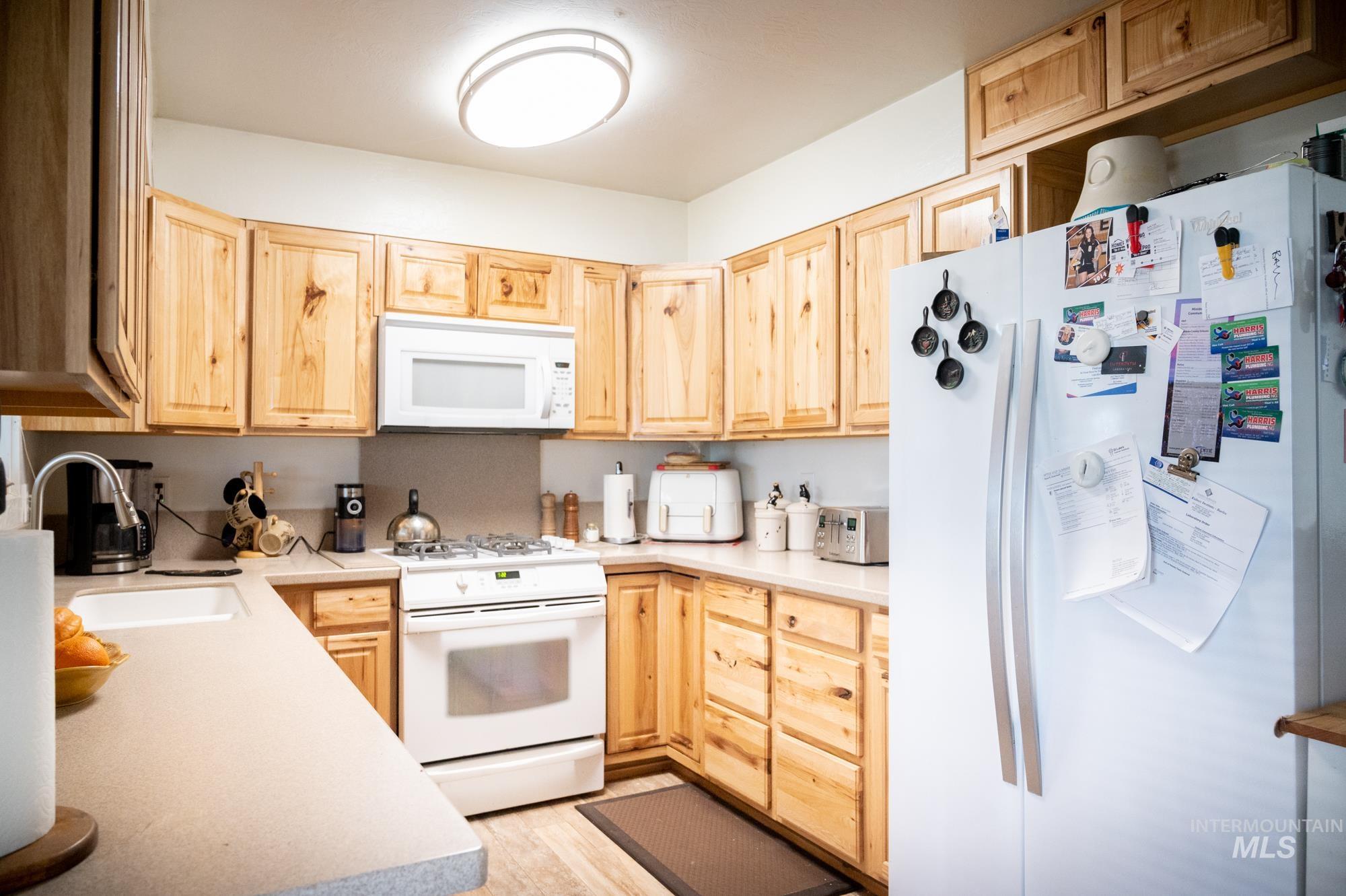 193 S 500 W, Paul, Idaho 83347, 3 Bedrooms, 3 Bathrooms, Residential For Sale, Price $495,000, 98980791