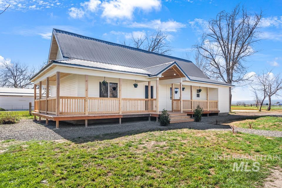 535 Day Road, Weiser, Idaho 83672, 3 Bedrooms, 2 Bathrooms, Residential For Sale, Price $499,000,MLS 98980792