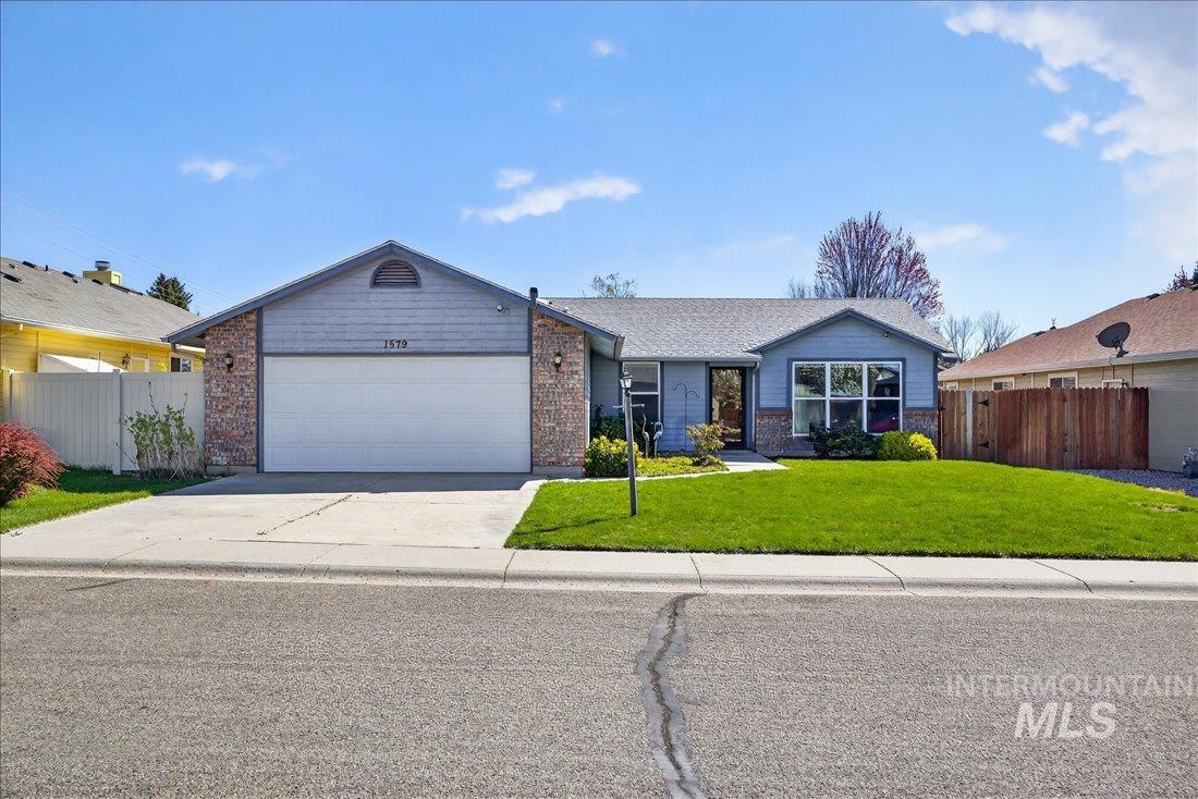 1579 E Falconrim Ct, Eagle, Idaho 83616-5276, 3 Bedrooms, 2 Bathrooms, Residential For Sale, Price $450,000, 98980795