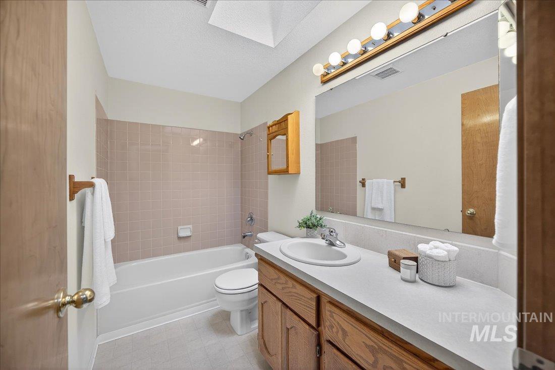 1579 E Falconrim Ct, Eagle, Idaho 83616-5276, 3 Bedrooms, 2 Bathrooms, Residential For Sale, Price $450,000, 98980795