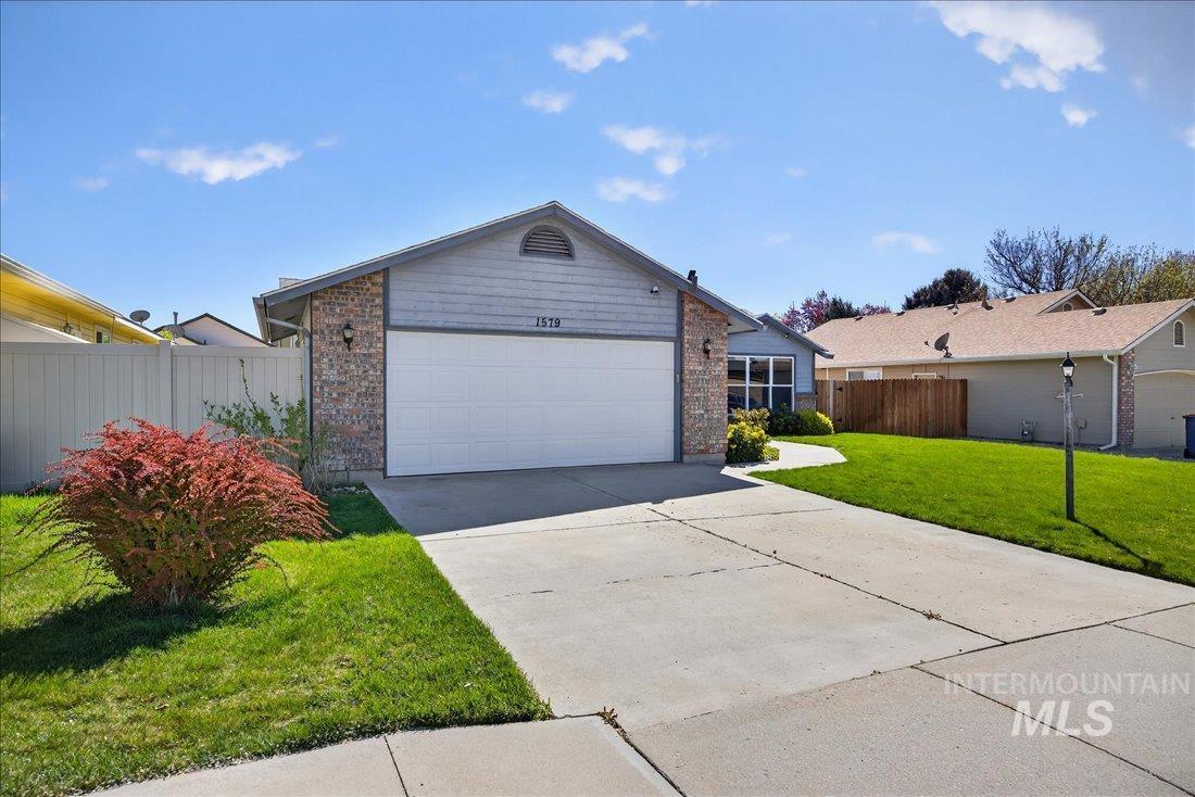 1579 E Falconrim Ct, Eagle, Idaho 83616-5276, 3 Bedrooms, 2 Bathrooms, Residential For Sale, Price $450,000, 98980795