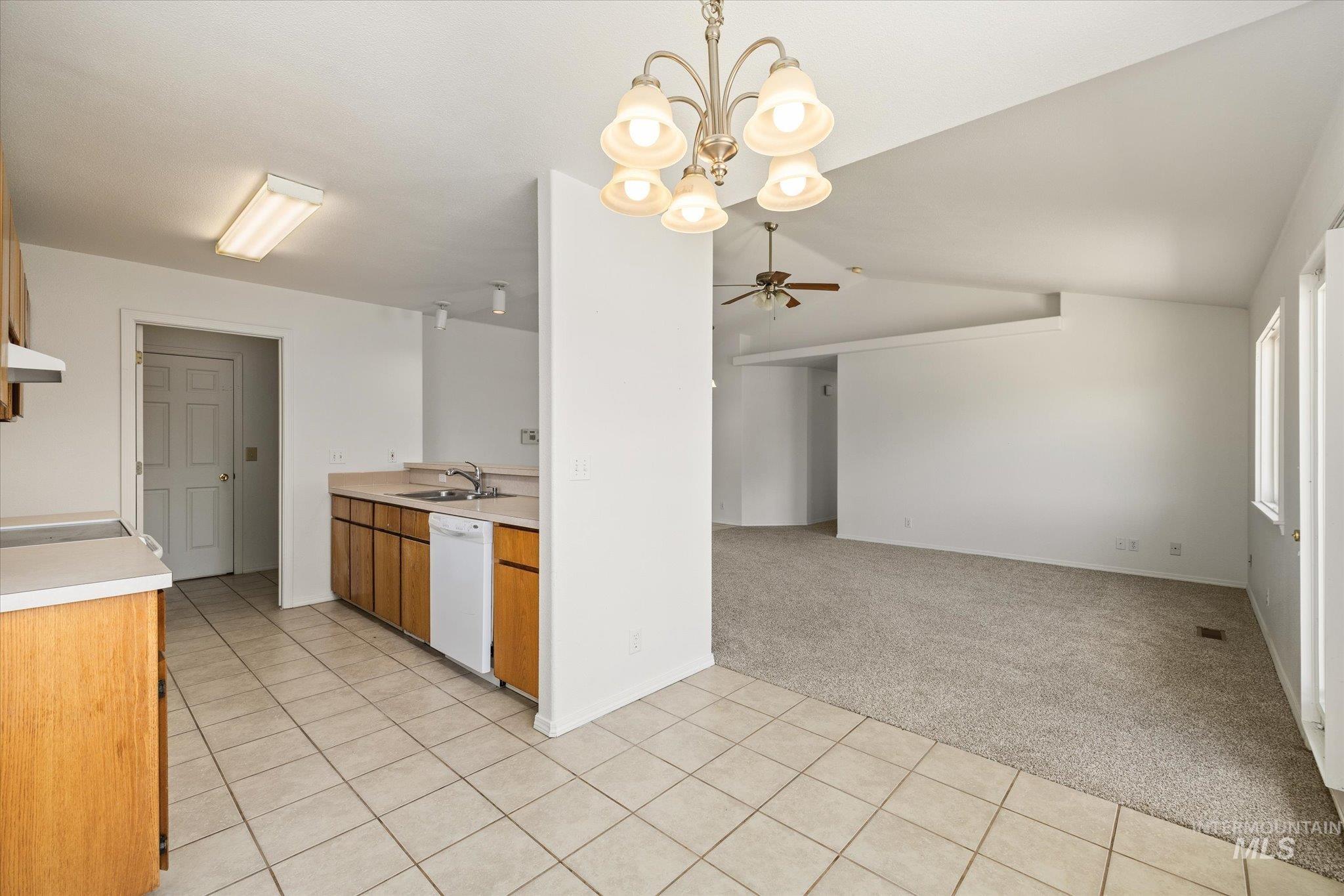 457 Meadowbrook Dr., Nampa, Idaho 83686, 3 Bedrooms, 2 Bathrooms, Residential For Sale, Price $359,500, 98980798