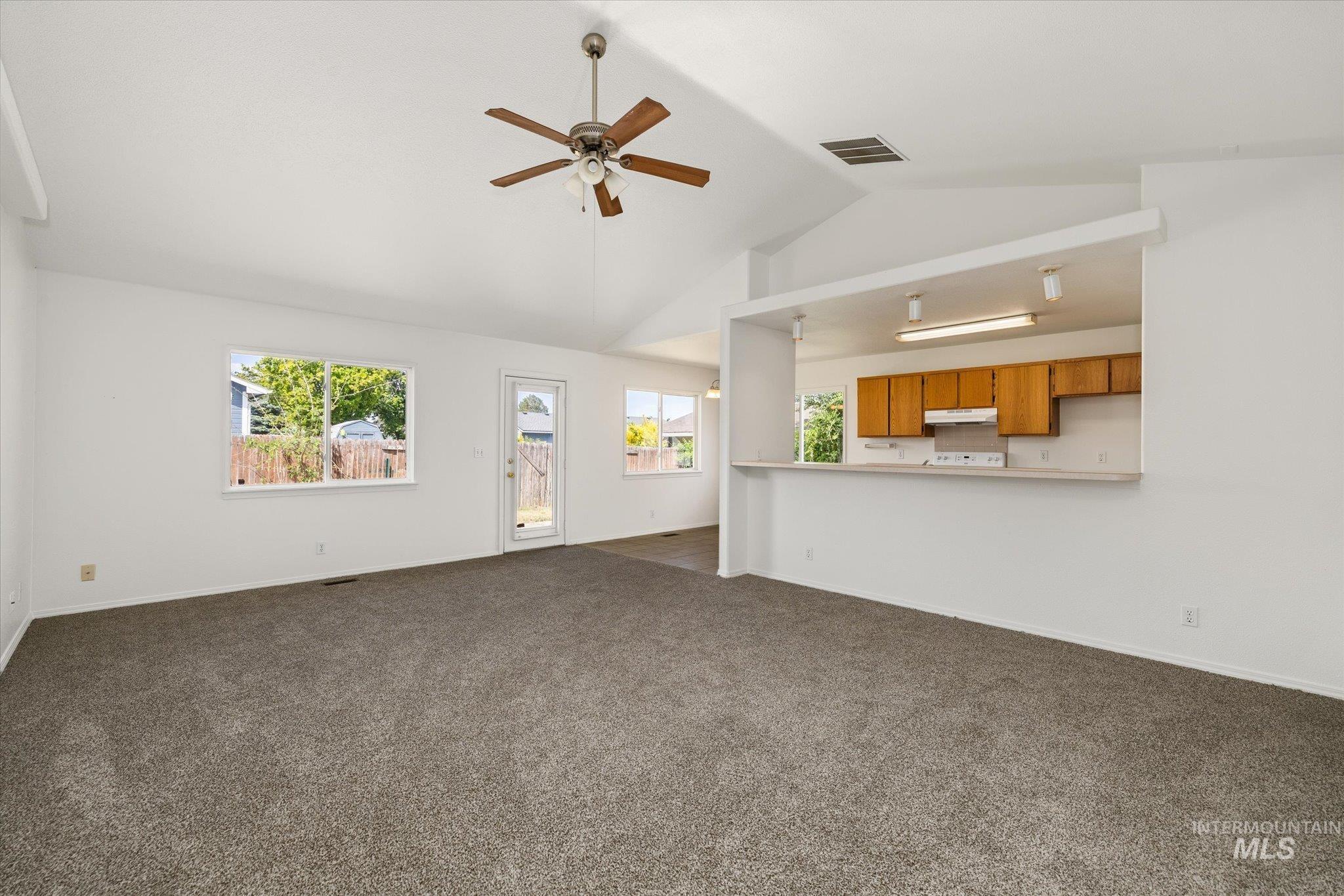 457 Meadowbrook Dr., Nampa, Idaho 83686, 3 Bedrooms, 2 Bathrooms, Residential For Sale, Price $359,500, 98980798