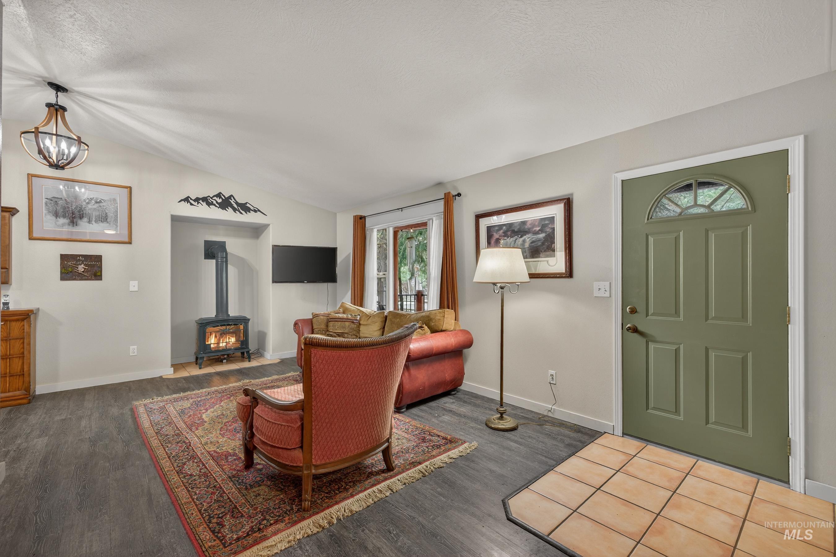 1801 Carico Road, McCall, Idaho 83638-0000, 3 Bedrooms, 2 Bathrooms, Residential For Sale, Price $750,000, 98980800