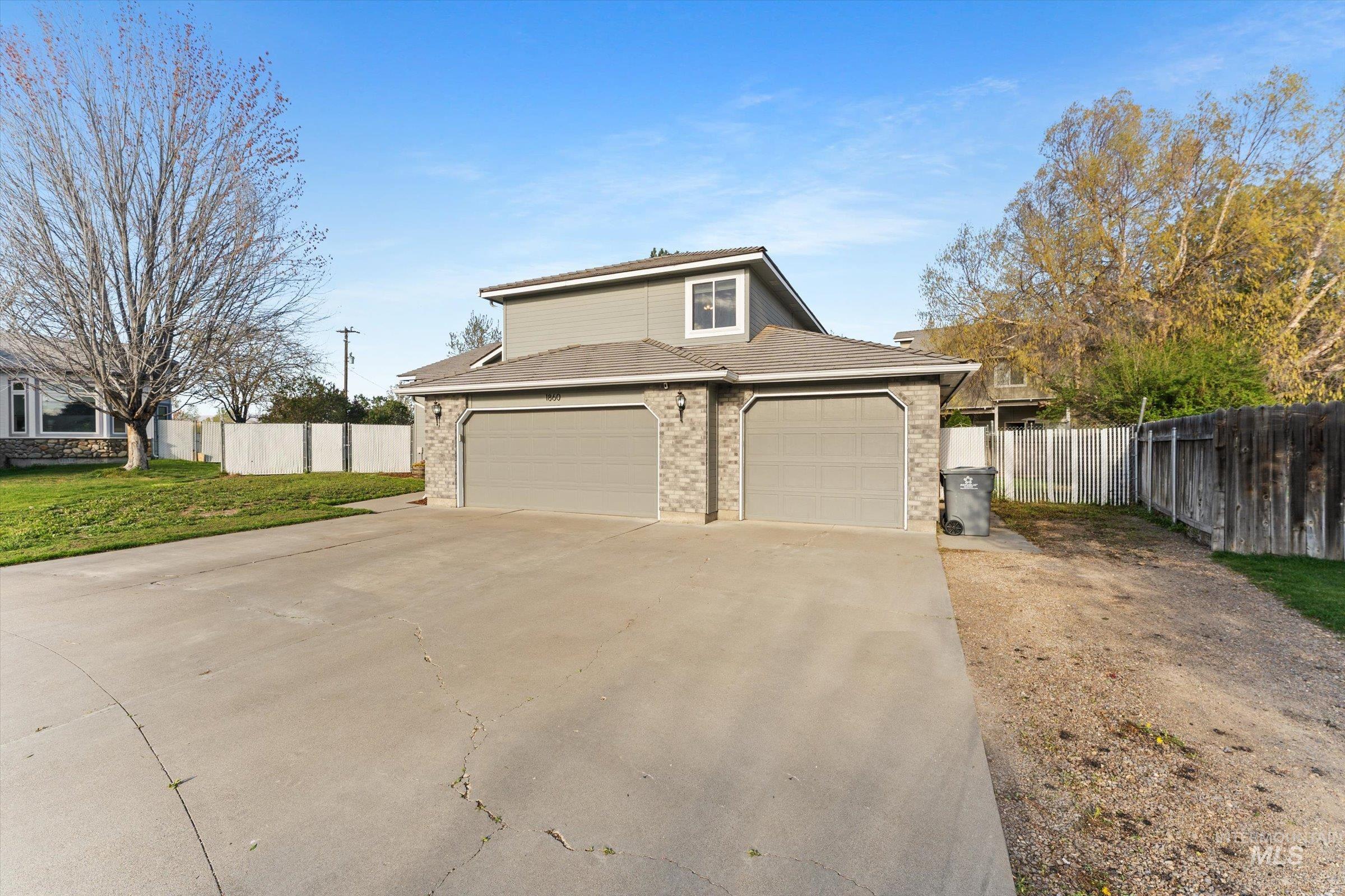 1860 Bishop Ct, Mountain Home, Idaho 83647, 6 Bedrooms, 4 Bathrooms, Residential For Sale, Price $485,000, 98980802