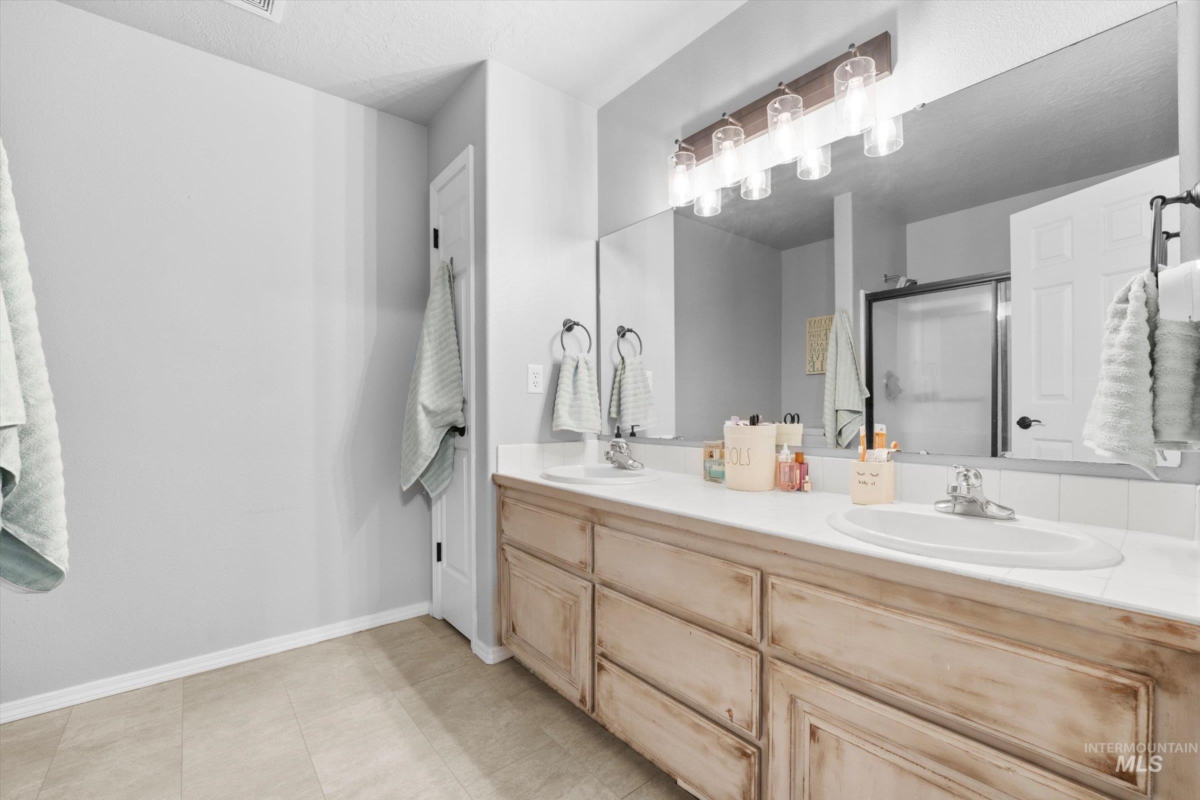 1860 Bishop Ct, Mountain Home, Idaho 83647, 6 Bedrooms, 4 Bathrooms, Residential For Sale, Price $485,000, 98980802