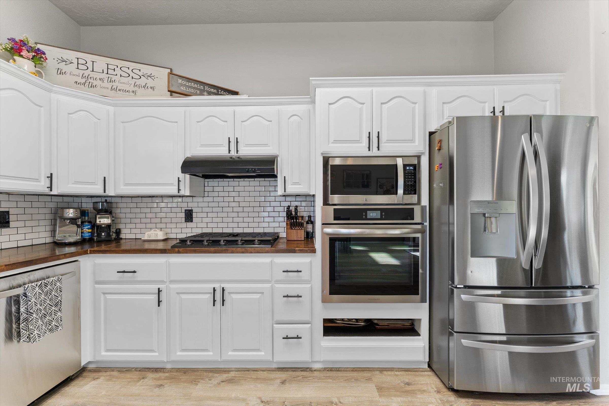 1860 Bishop Ct, Mountain Home, Idaho 83647, 6 Bedrooms, 4 Bathrooms, Residential For Sale, Price $485,000, 98980802