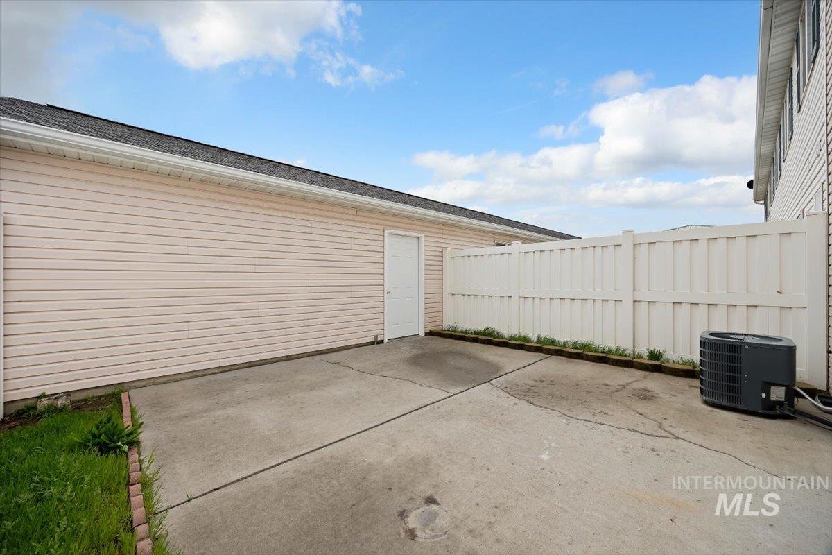 1897 Hampton Way, Twin Falls, Idaho 83301, 3 Bedrooms, 1.5 Bathrooms, Residential For Sale, Price $299,900, 98980811