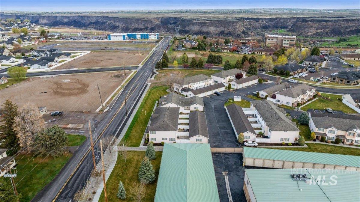 1897 Hampton Way, Twin Falls, Idaho 83301, 3 Bedrooms, 1.5 Bathrooms, Residential For Sale, Price $314,900,MLS 98980811