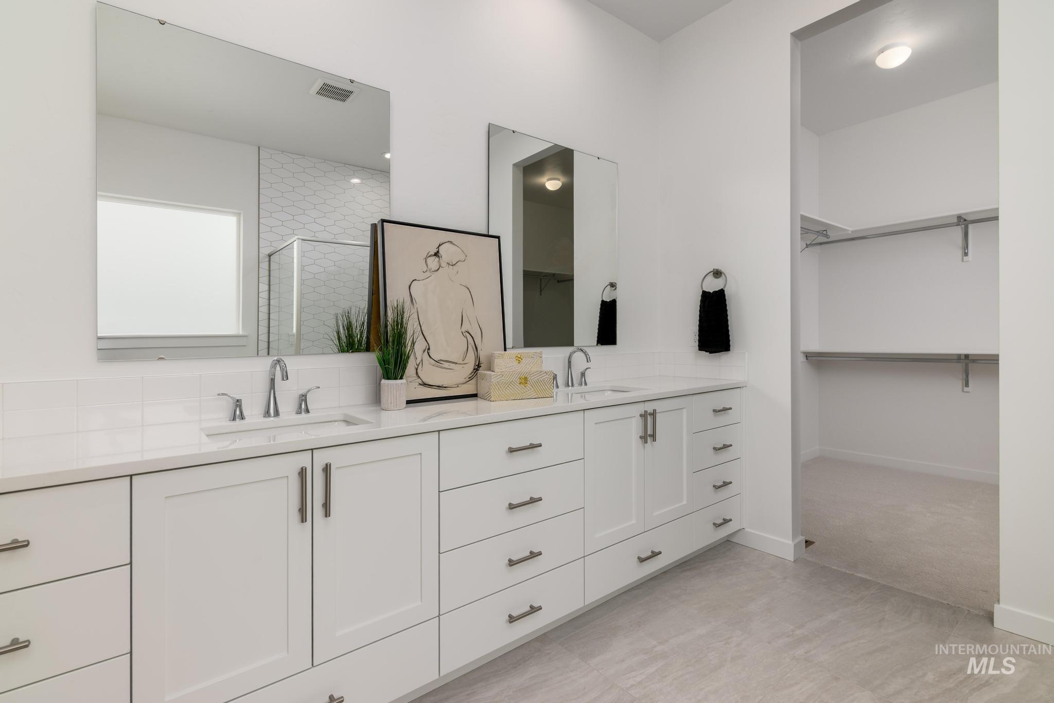 9067 W Moonglade St, Star, Idaho 83669, 4 Bedrooms, 3.5 Bathrooms, Residential For Sale, Price $749,000,MLS 98980815