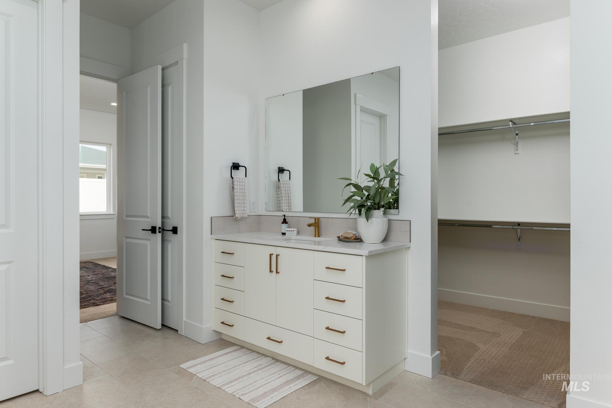 8558 S Silver Smog Way, Meridian, Idaho 83642, 4 Bedrooms, 3 Bathrooms, Residential For Sale, Price $699,000,MLS 98980817