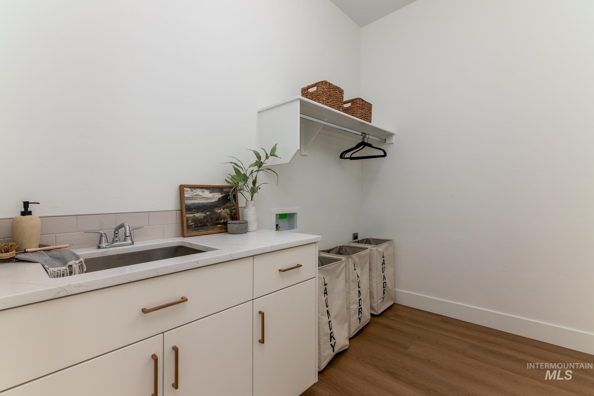 8558 S Silver Smog Way, Meridian, Idaho 83642, 4 Bedrooms, 3 Bathrooms, Residential For Sale, Price $699,000,MLS 98980817