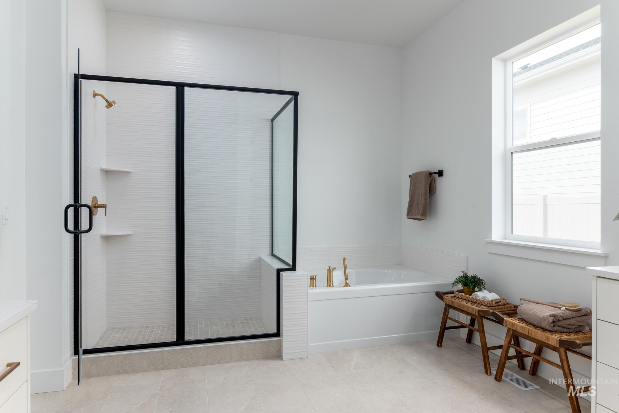 8558 S Silver Smog Way, Meridian, Idaho 83642, 4 Bedrooms, 3 Bathrooms, Residential For Sale, Price $699,000,MLS 98980817