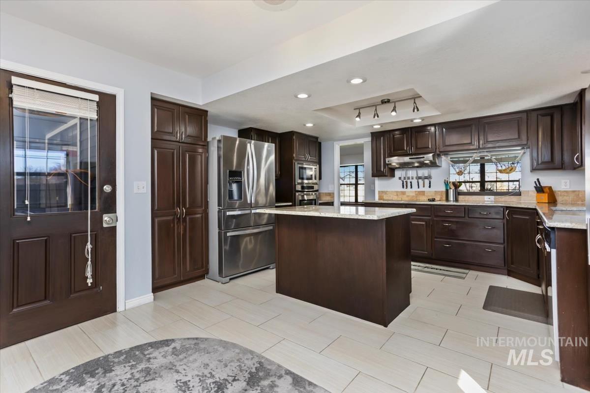 2840 N Camden Place, Boise, Idaho 83704, 3 Bedrooms, 2 Bathrooms, Residential For Sale, Price $460,000,MLS 98980820