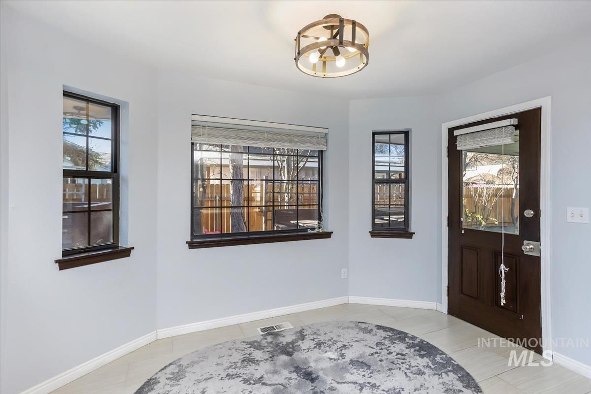 2840 N Camden Place, Boise, Idaho 83704, 3 Bedrooms, 2 Bathrooms, Residential For Sale, Price $460,000,MLS 98980820