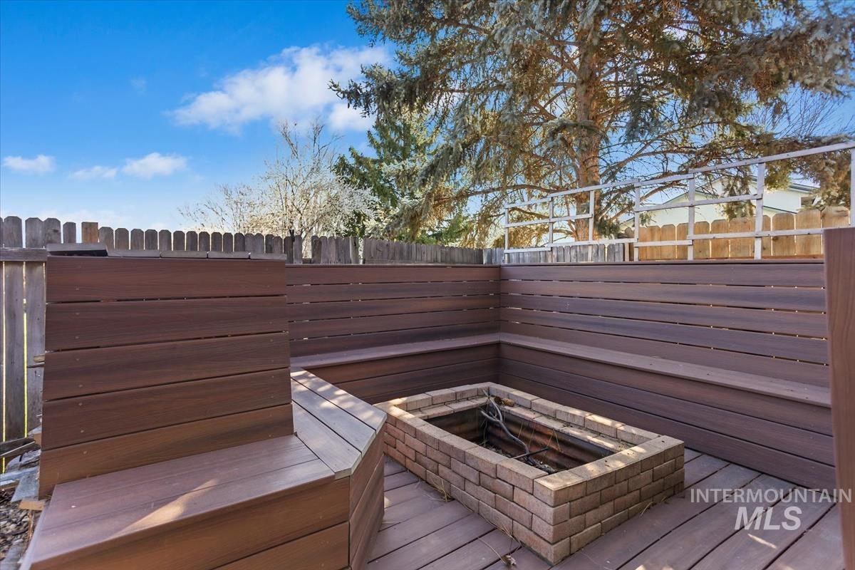 2840 N Camden Place, Boise, Idaho 83704, 3 Bedrooms, 2 Bathrooms, Residential For Sale, Price $460,000,MLS 98980820