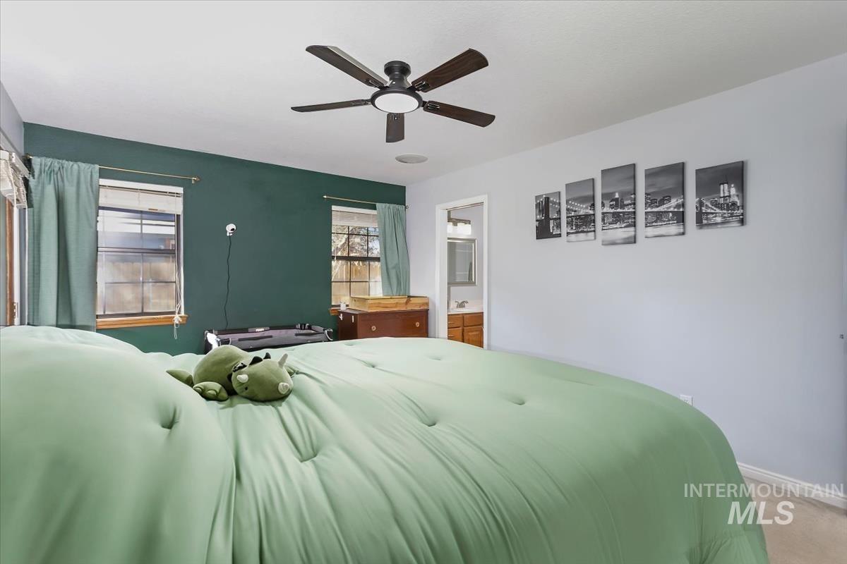 2840 N Camden Place, Boise, Idaho 83704, 3 Bedrooms, 2 Bathrooms, Residential For Sale, Price $460,000,MLS 98980820