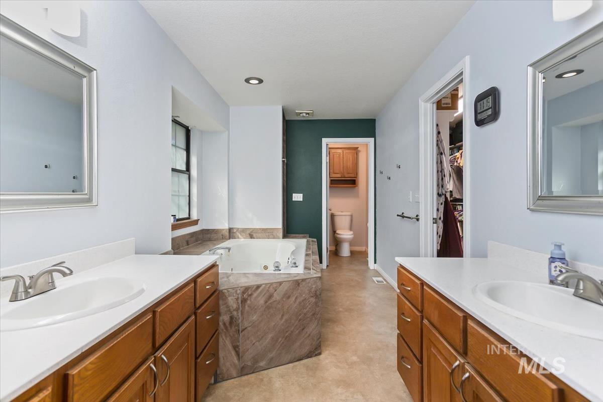 2840 N Camden Place, Boise, Idaho 83704, 3 Bedrooms, 2 Bathrooms, Residential For Sale, Price $460,000,MLS 98980820