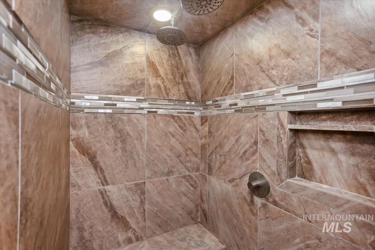 2840 N Camden Place, Boise, Idaho 83704, 3 Bedrooms, 2 Bathrooms, Residential For Sale, Price $460,000,MLS 98980820