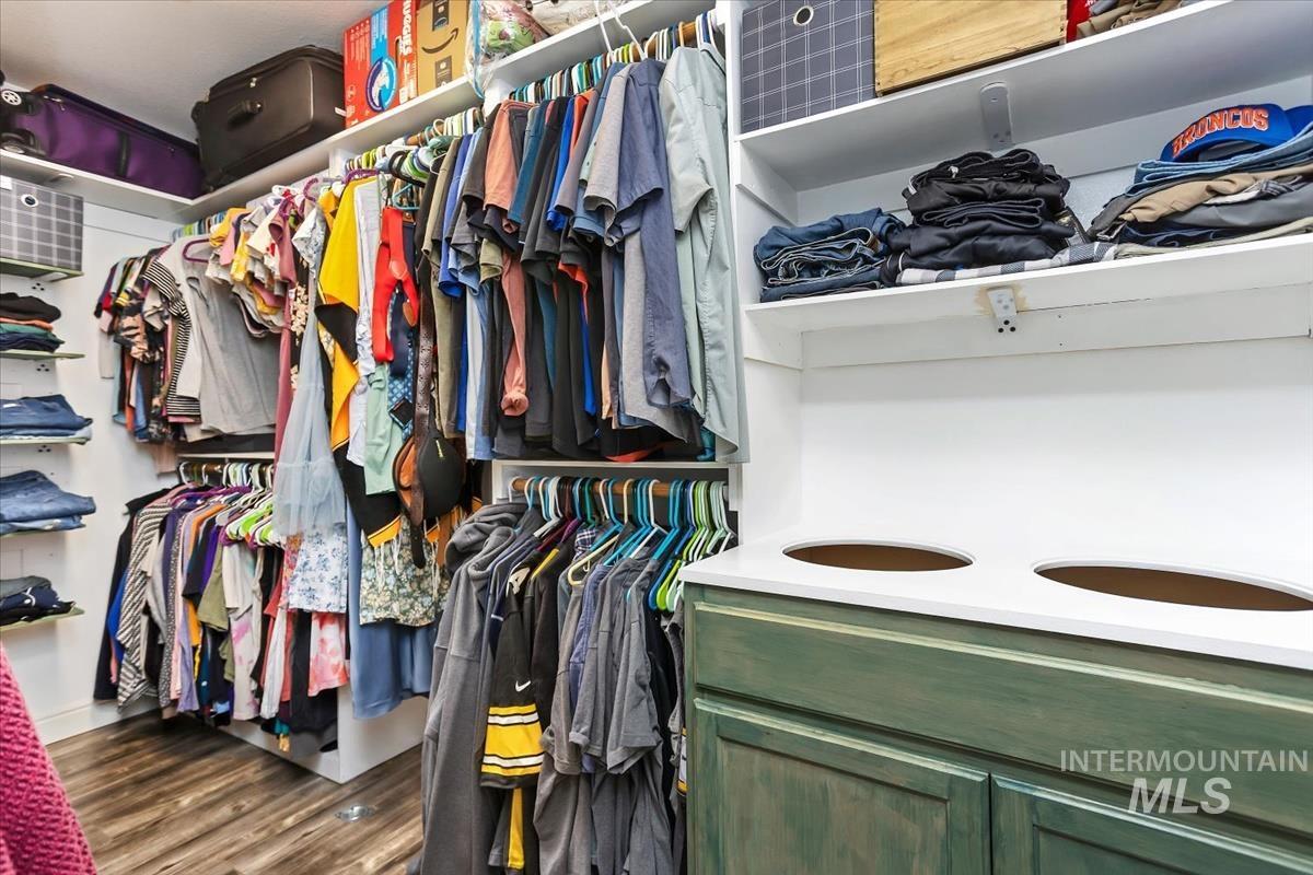 2840 N Camden Place, Boise, Idaho 83704, 3 Bedrooms, 2 Bathrooms, Residential For Sale, Price $460,000,MLS 98980820