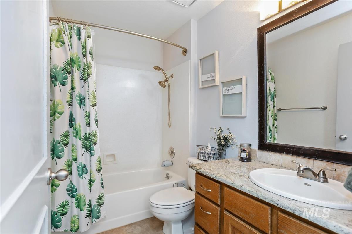 2840 N Camden Place, Boise, Idaho 83704, 3 Bedrooms, 2 Bathrooms, Residential For Sale, Price $460,000,MLS 98980820