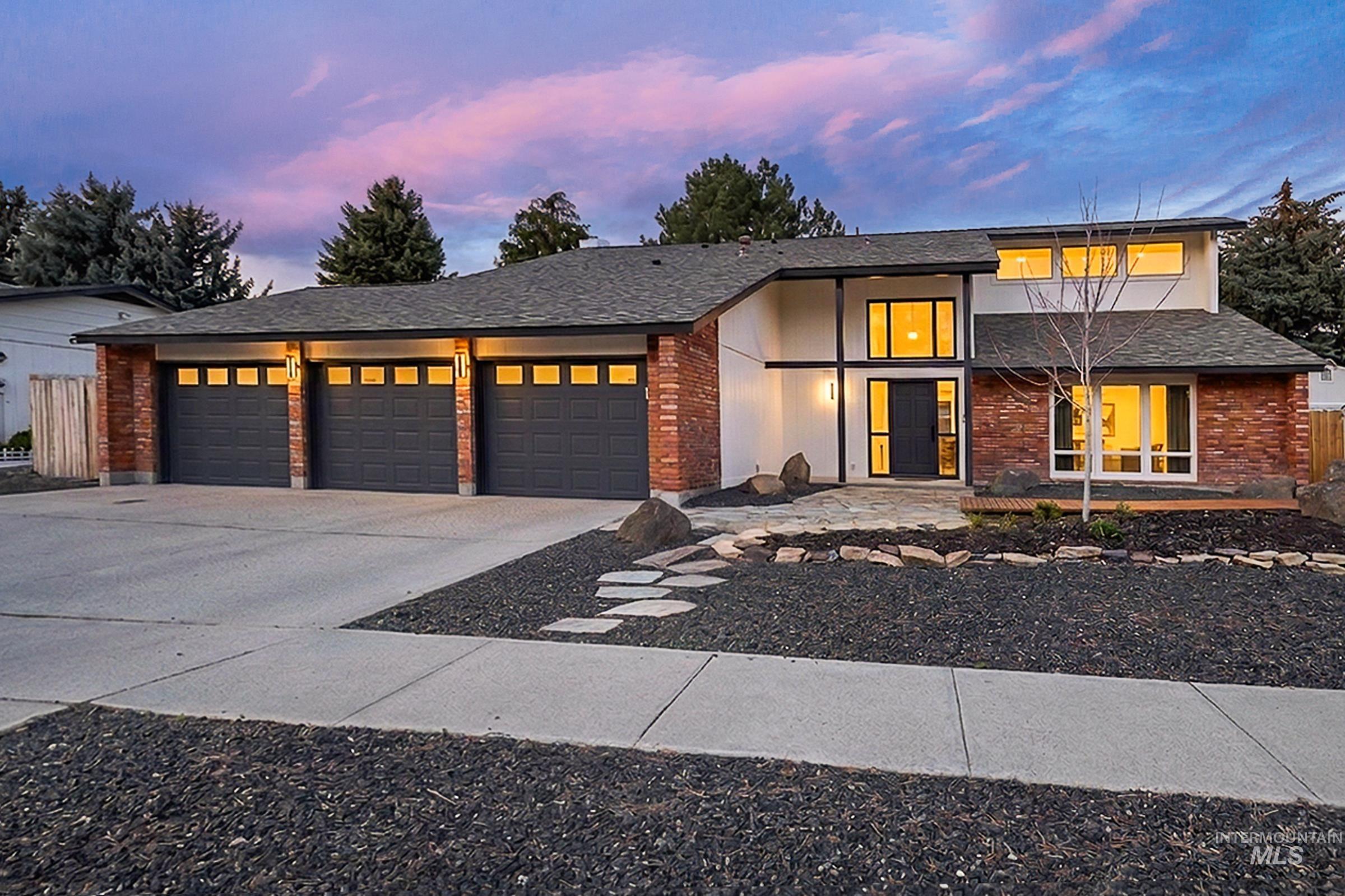 898 N Pebble Beach Way, Eagle, Idaho 83616-5234, 4 Bedrooms, 2.5 Bathrooms, Residential For Sale, Price $749,700,MLS 98980822