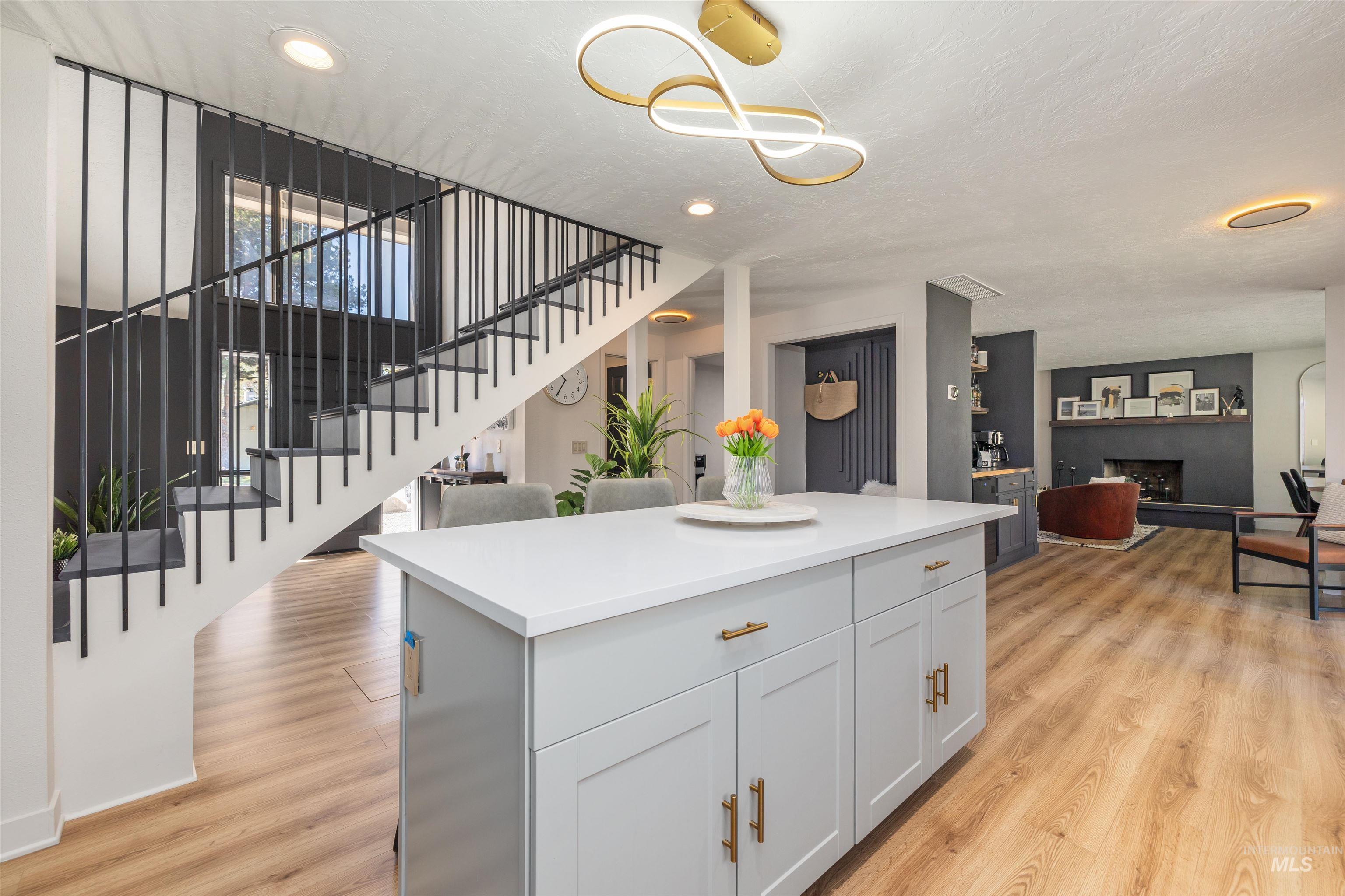 898 N Pebble Beach Way, Eagle, Idaho 83616-5234, 4 Bedrooms, 2.5 Bathrooms, Residential For Sale, Price $749,700,MLS 98980822