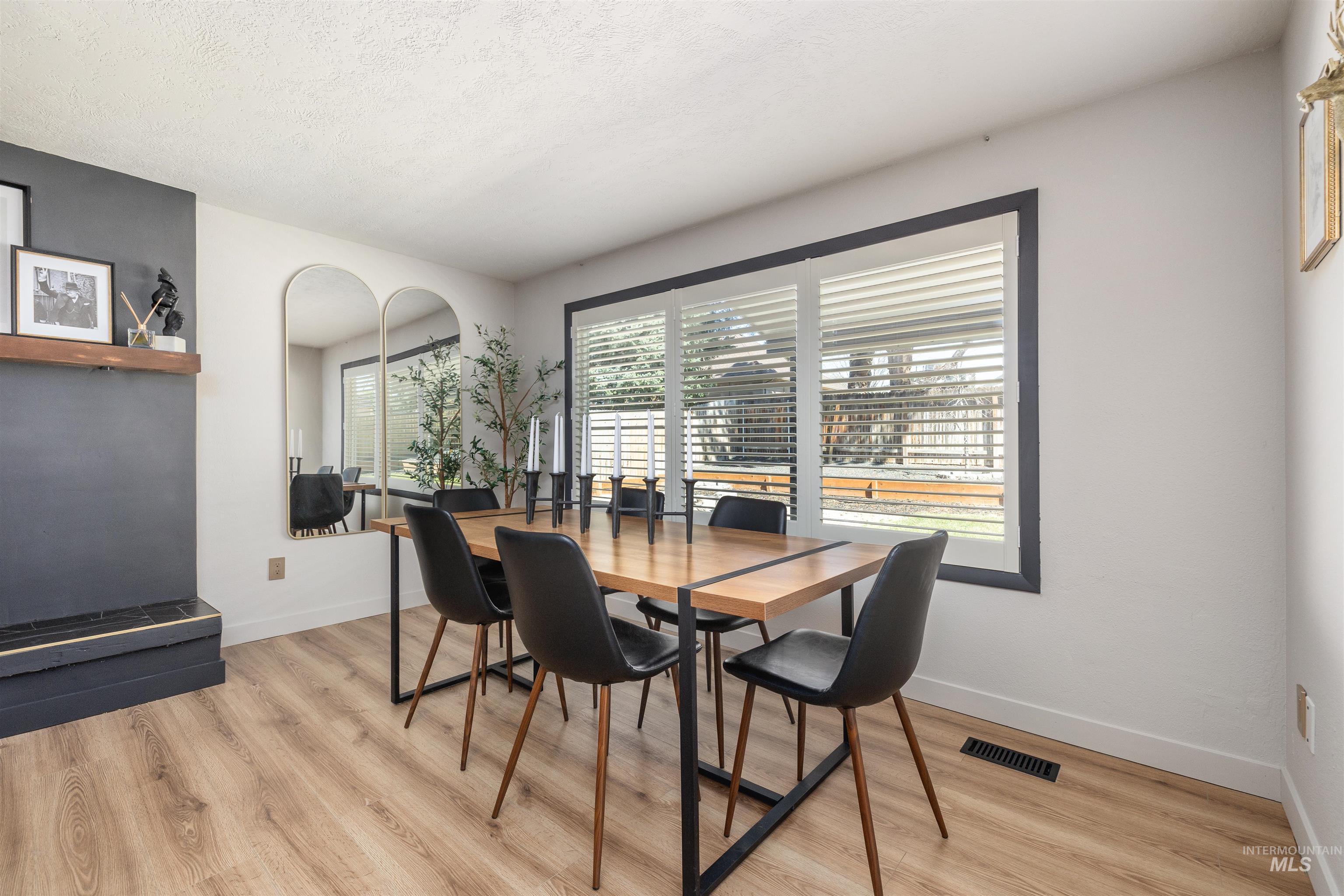 898 N Pebble Beach Way, Eagle, Idaho 83616-5234, 4 Bedrooms, 2.5 Bathrooms, Residential For Sale, Price $749,700,MLS 98980822