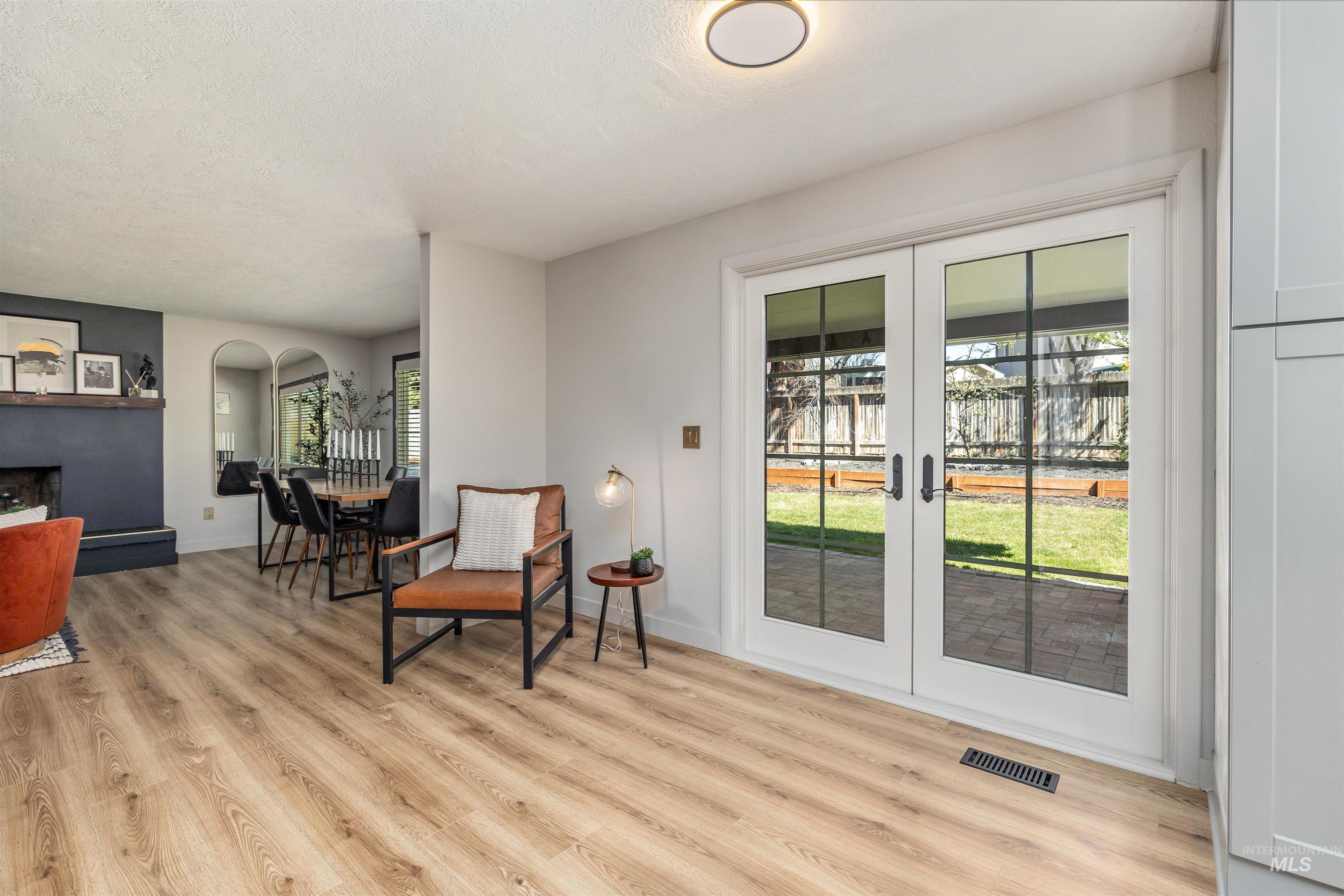 898 N Pebble Beach Way, Eagle, Idaho 83616-5234, 4 Bedrooms, 2.5 Bathrooms, Residential For Sale, Price $749,700,MLS 98980822