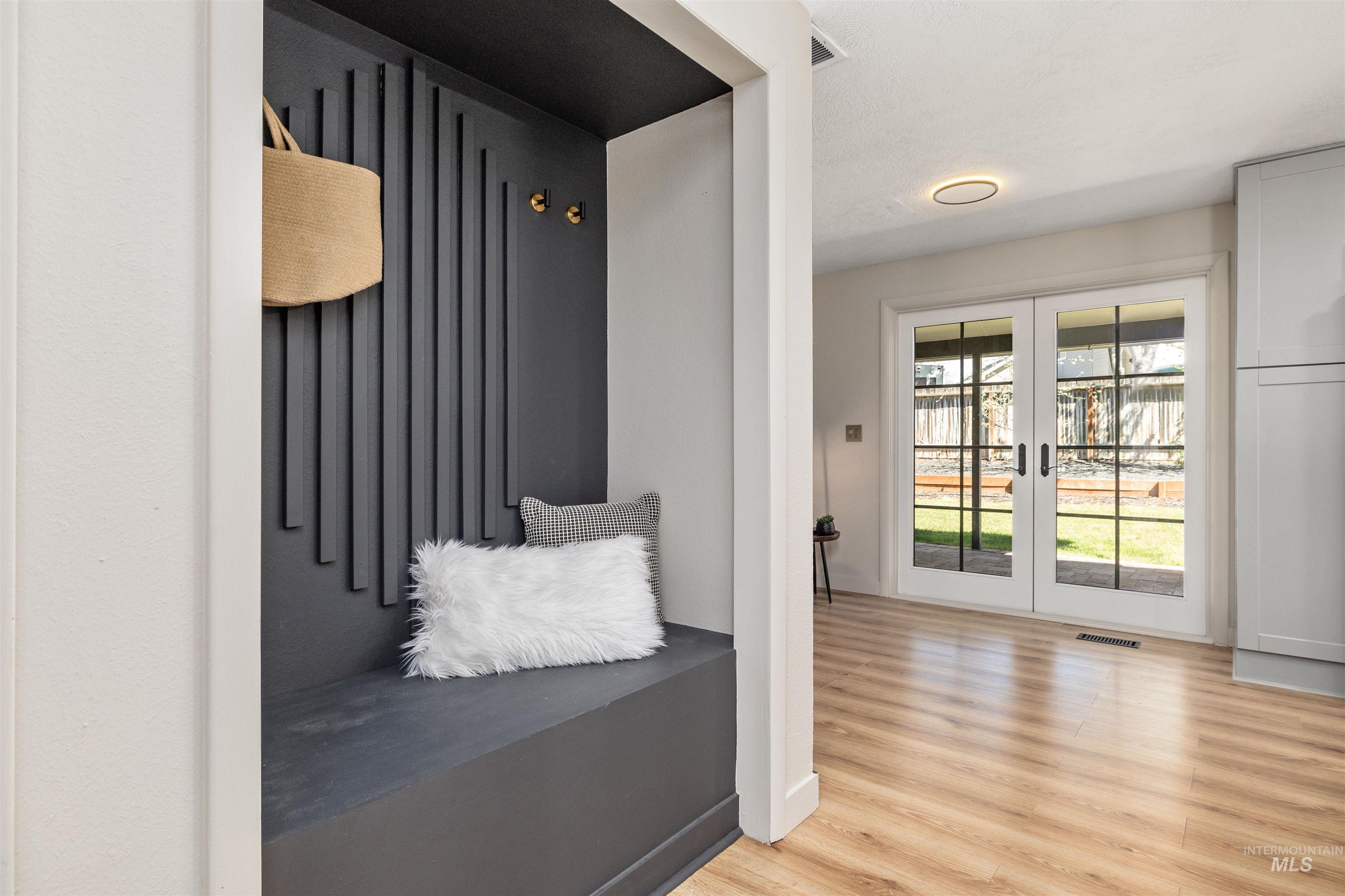 898 N Pebble Beach Way, Eagle, Idaho 83616-5234, 4 Bedrooms, 2.5 Bathrooms, Residential For Sale, Price $749,700,MLS 98980822