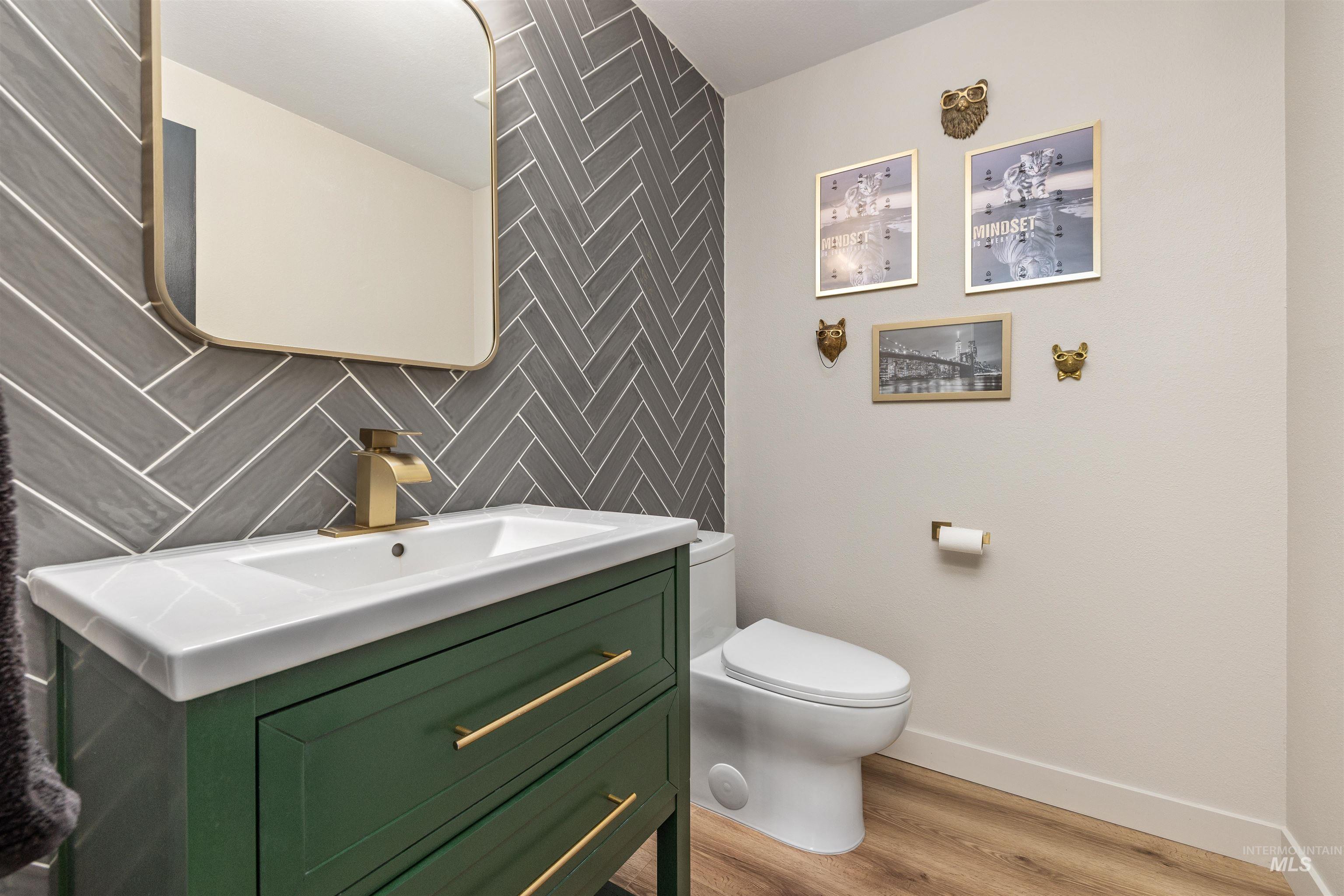 898 N Pebble Beach Way, Eagle, Idaho 83616-5234, 4 Bedrooms, 2.5 Bathrooms, Residential For Sale, Price $749,700,MLS 98980822