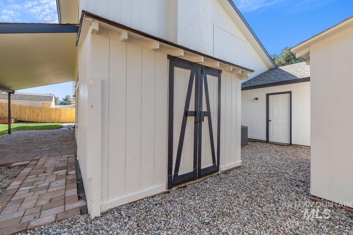 898 N Pebble Beach Way, Eagle, Idaho 83616-5234, 4 Bedrooms, 2.5 Bathrooms, Residential For Sale, Price $749,700,MLS 98980822