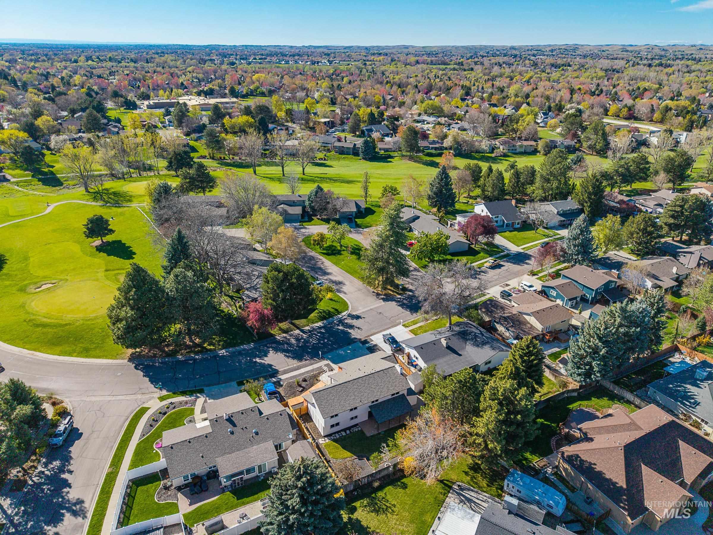 898 N Pebble Beach Way, Eagle, Idaho 83616-5234, 4 Bedrooms, 2.5 Bathrooms, Residential For Sale, Price $749,700,MLS 98980822