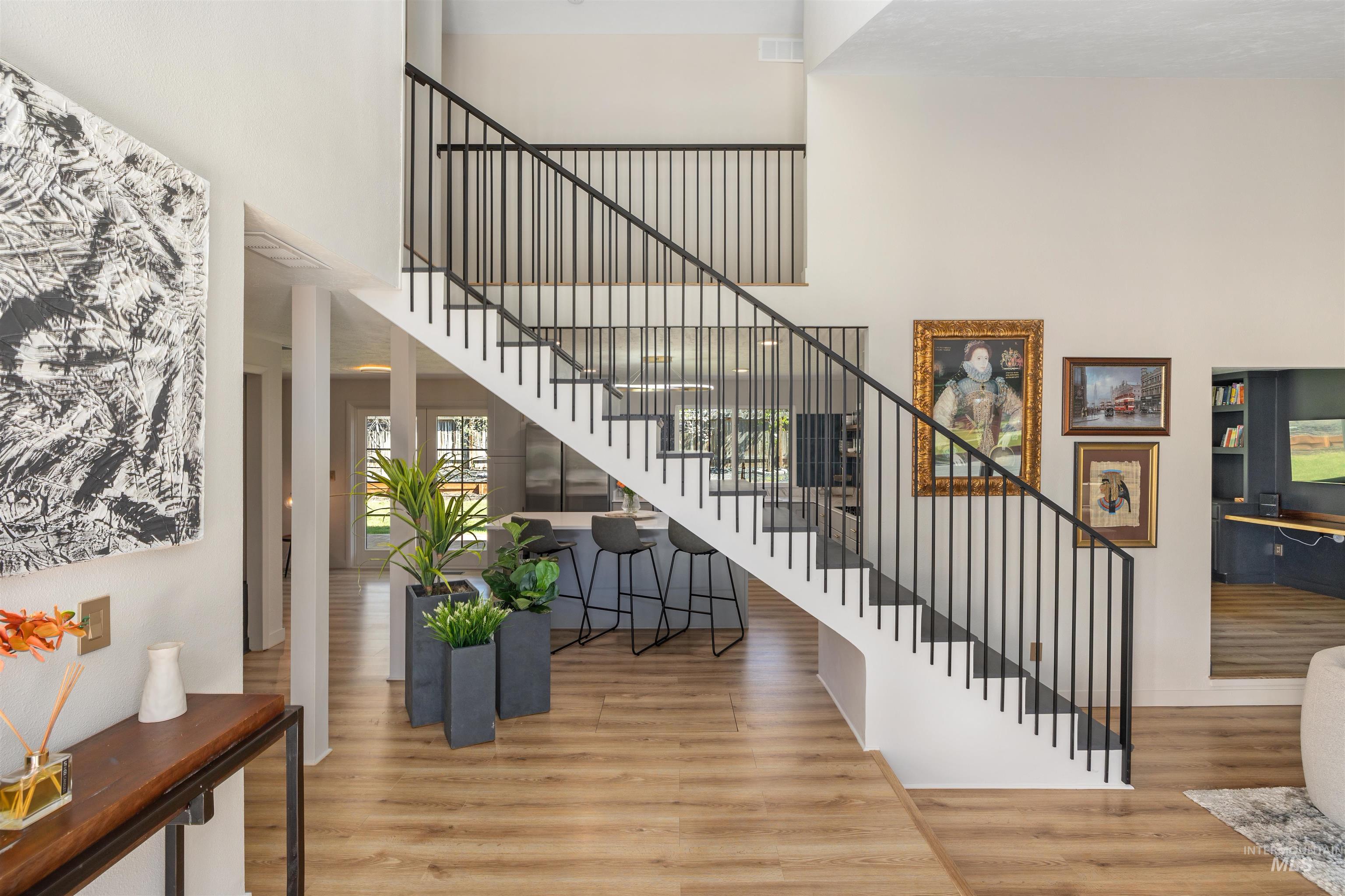 898 N Pebble Beach Way, Eagle, Idaho 83616-5234, 4 Bedrooms, 2.5 Bathrooms, Residential For Sale, Price $749,700,MLS 98980822