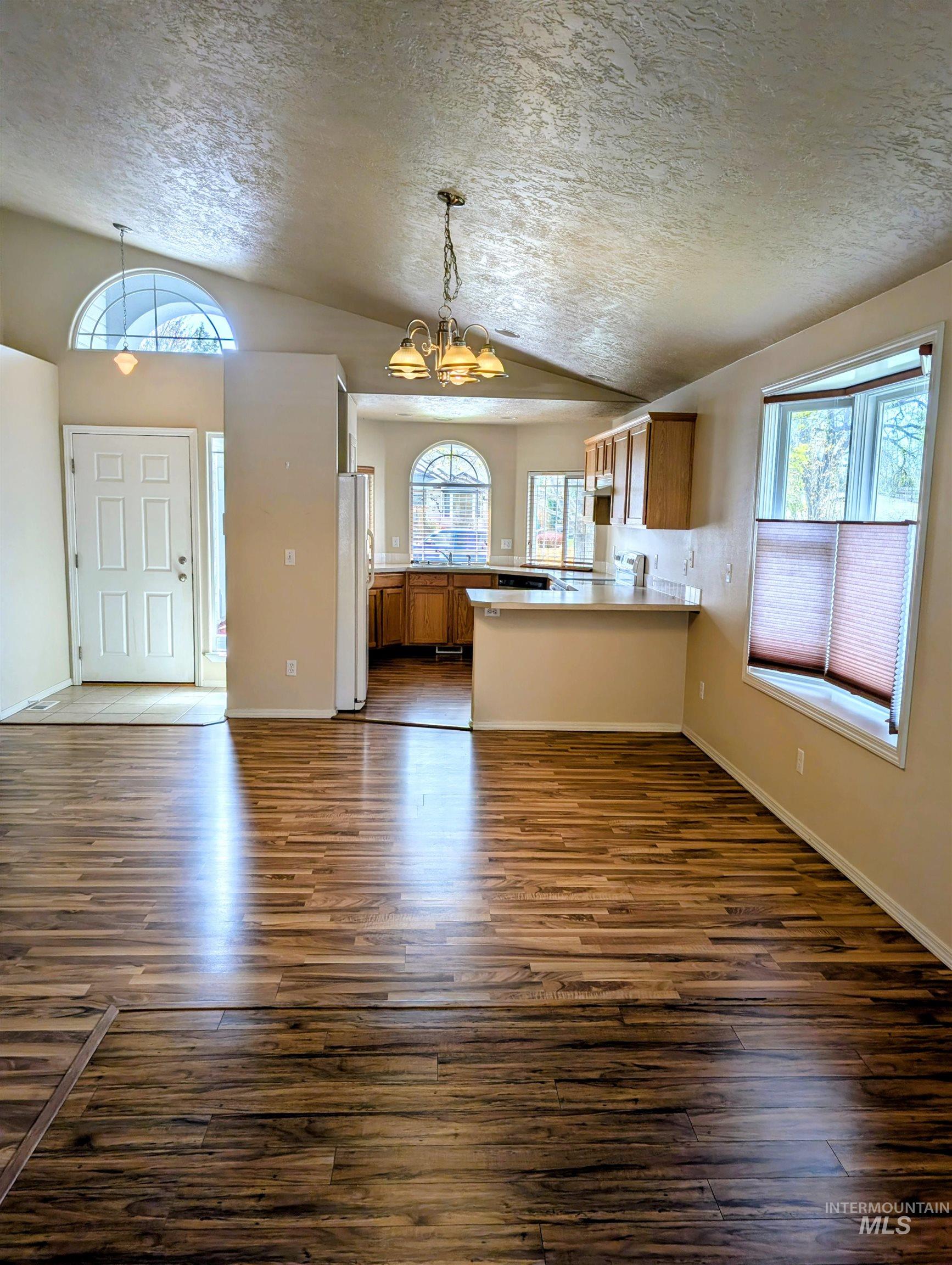 1496 W Saint Patrick, Boise, Idaho 83705, 3 Bedrooms, 2 Bathrooms, Residential For Sale, Price $459,900,MLS 98980824