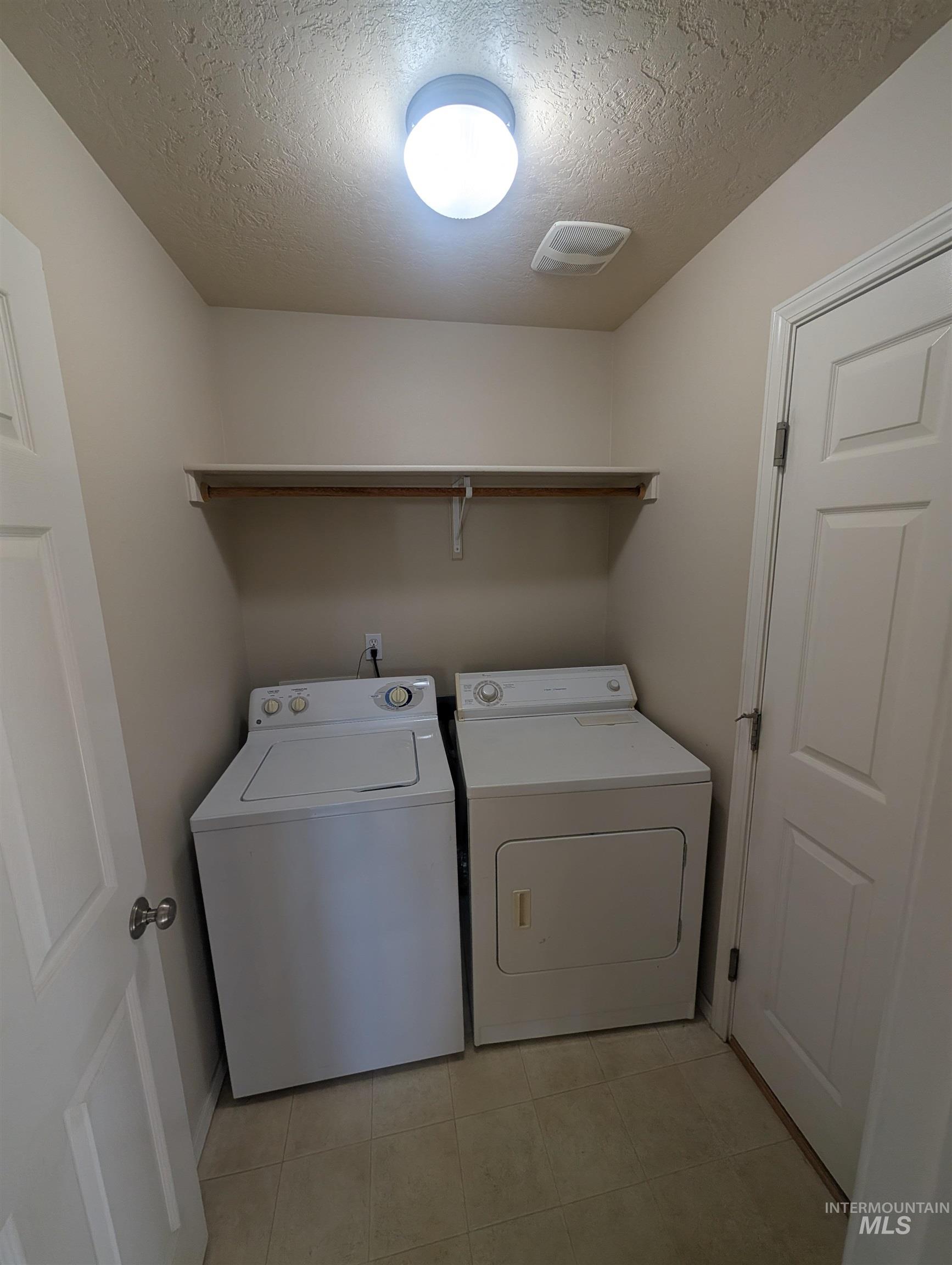 1496 W Saint Patrick, Boise, Idaho 83705, 3 Bedrooms, 2 Bathrooms, Residential For Sale, Price $459,900,MLS 98980824