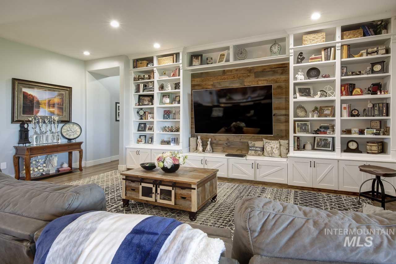 415 N Locust Grove Road, Kuna, Idaho 83634, 6 Bedrooms, 5 Bathrooms, Residential For Sale, Price $1,499,999,MLS 98980825