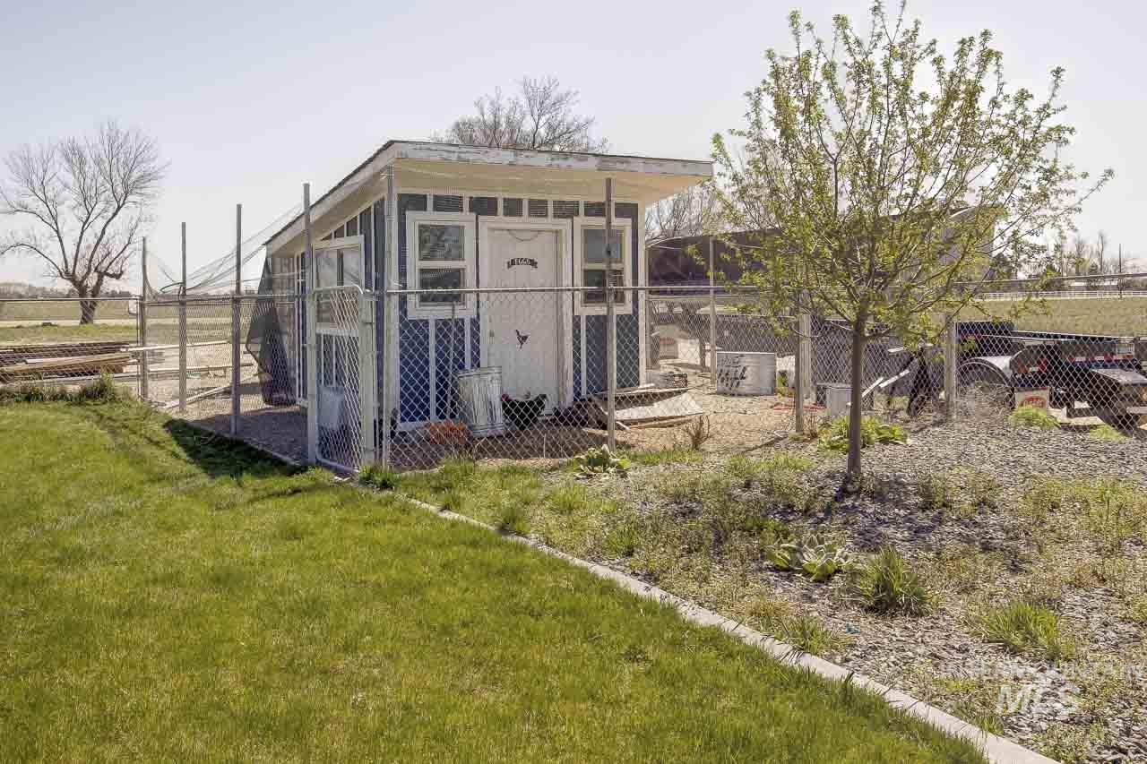 415 N Locust Grove Road, Kuna, Idaho 83634, 6 Bedrooms, 5 Bathrooms, Residential For Sale, Price $1,499,999,MLS 98980825