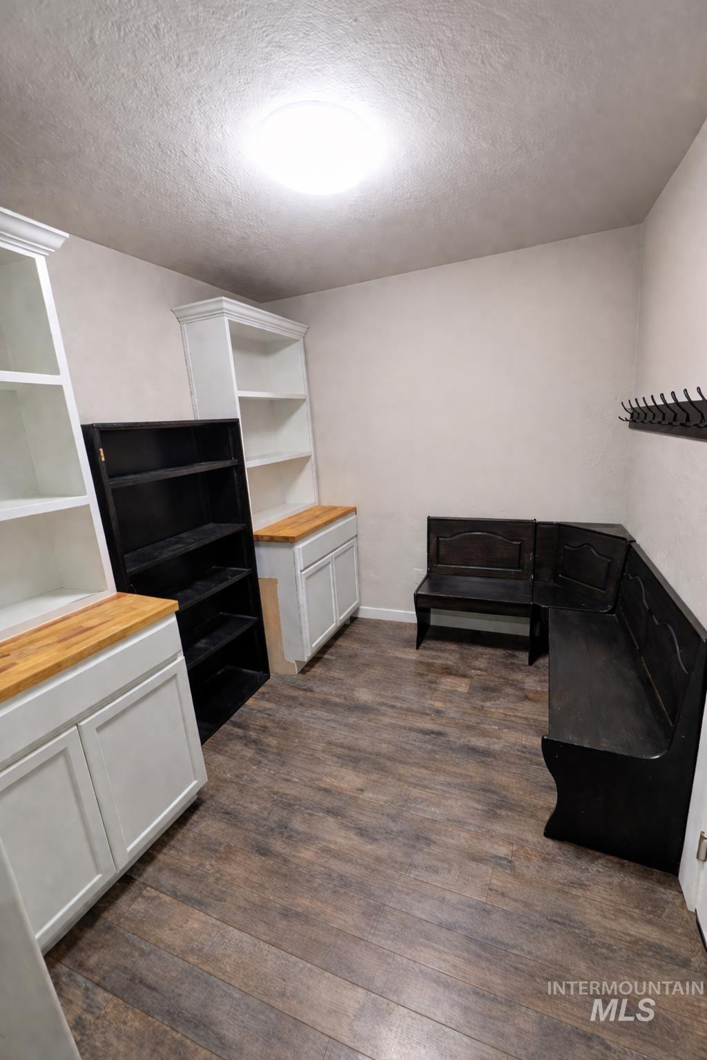 3711 E Holly Ridge Dr, Nampa, Idaho 83686, 5 Bedrooms, 2.5 Bathrooms, Residential For Sale, Price $499,999,MLS 98980826